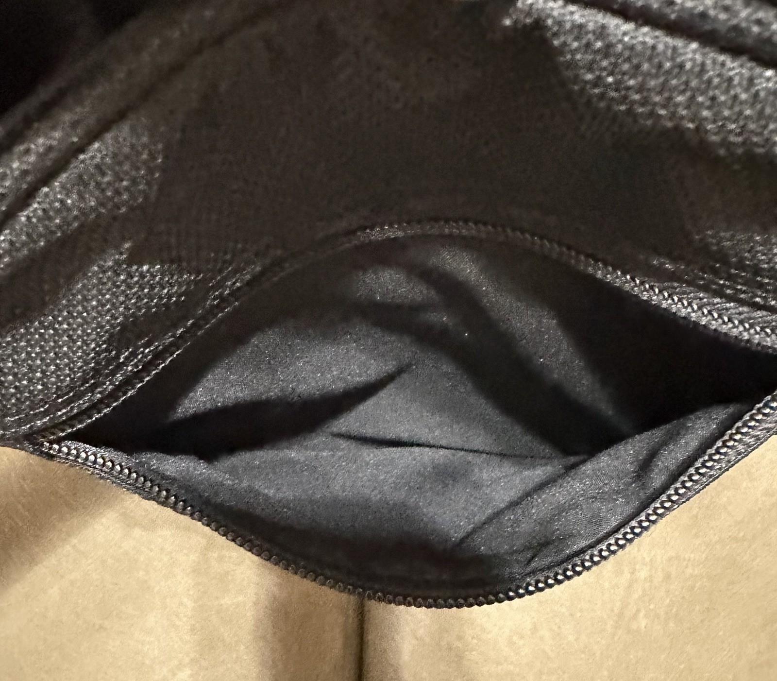 TUMI T2 Ballistic Nylon Men’s Shoulder Bag Small Black