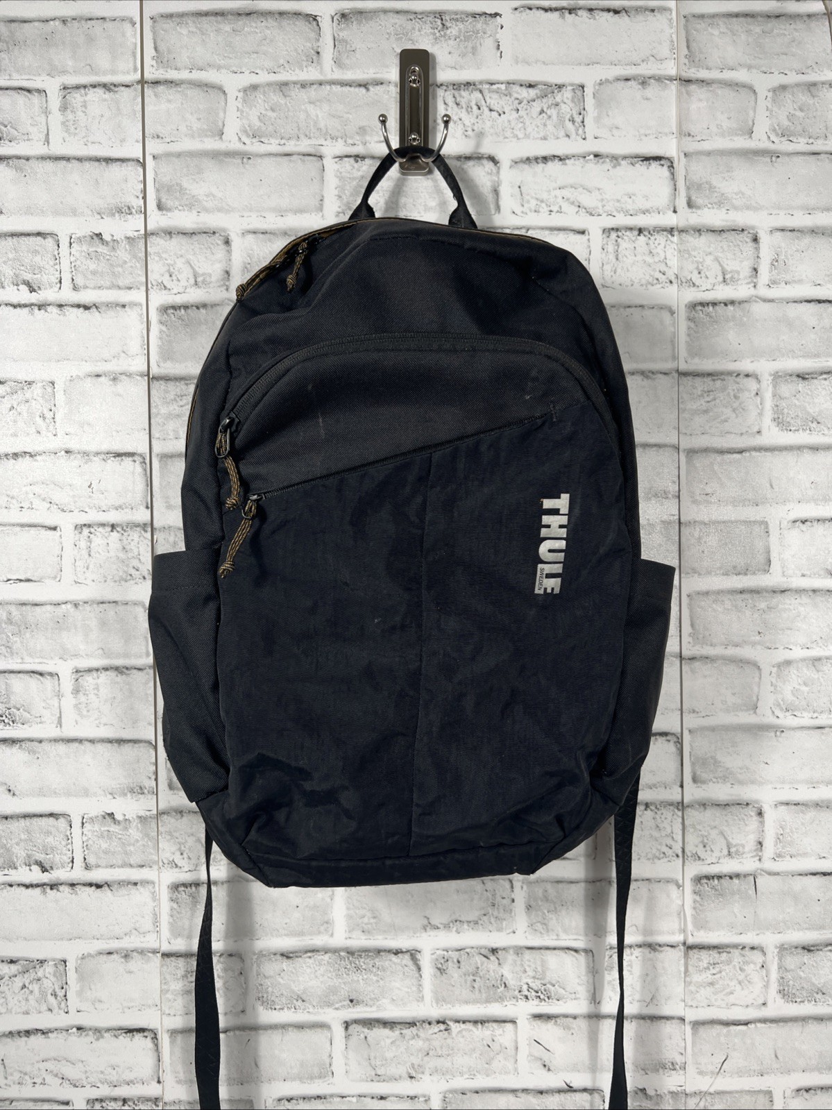 THULE Indago 23L Travel Backpack Bag w/ Laptop Sleeve in Black