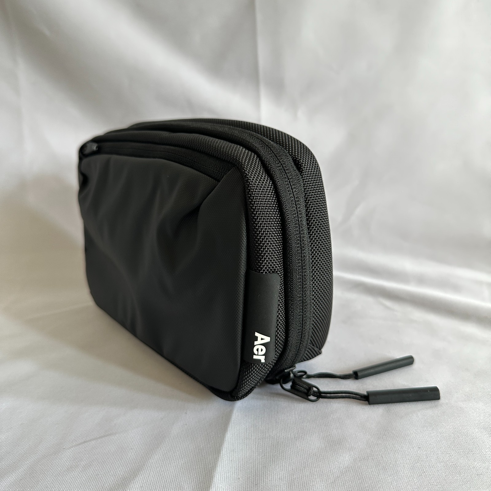 Aer Cable Kit 3 Black 2.6L Tech Organizer Travel Pouch