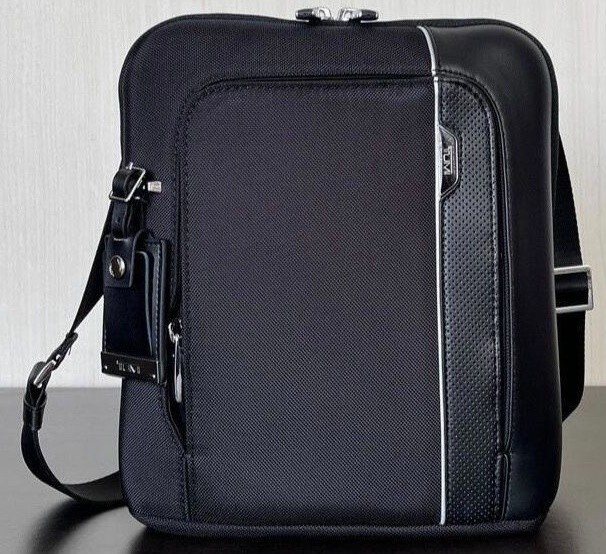 TUMI Arrive Olten Crossbody Bag Nylon/Leather Black Shoulder bag Outlet New