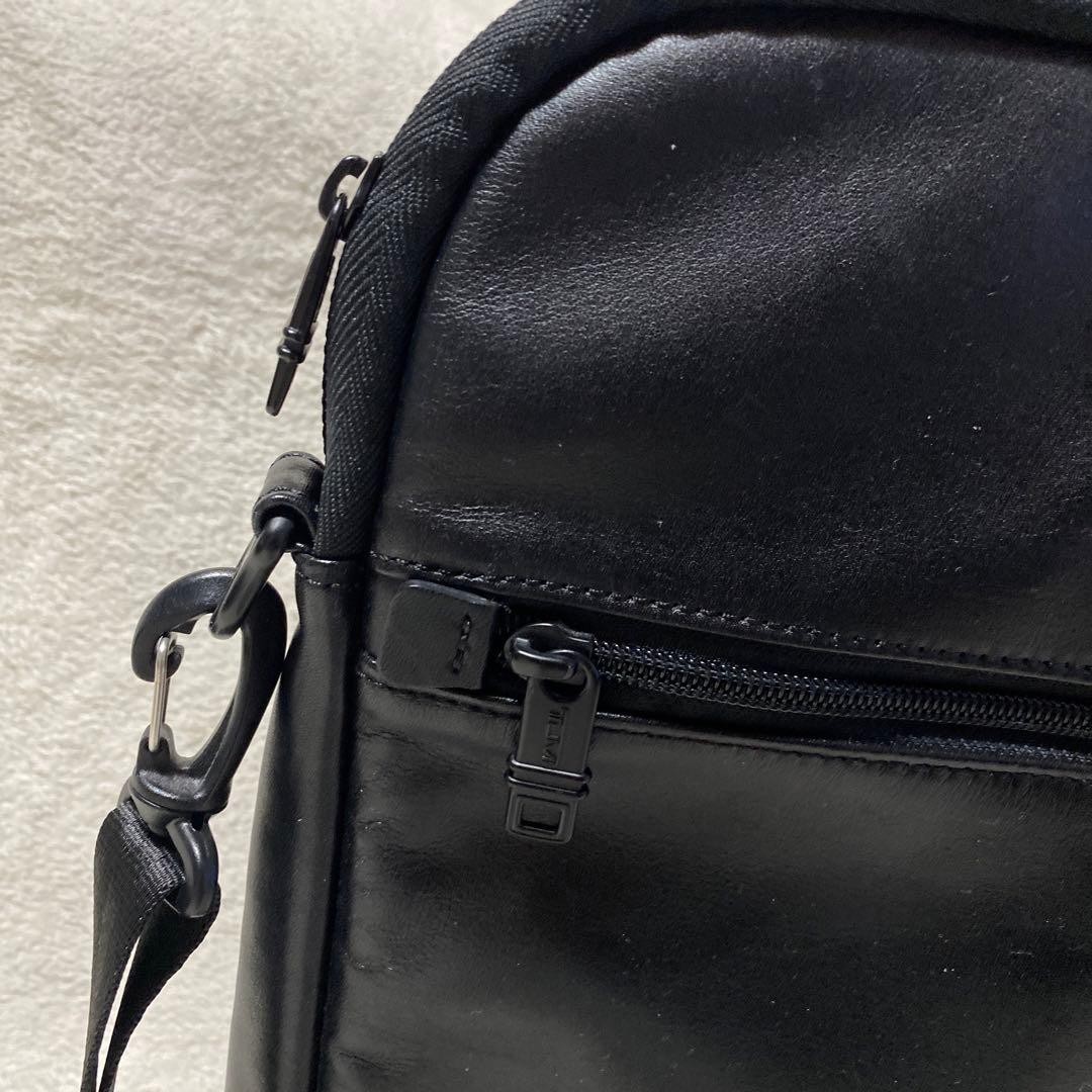 Tumi Leather Carry On Bag Briefcase PC Sleeve 43cmx32cm 17x13in Black