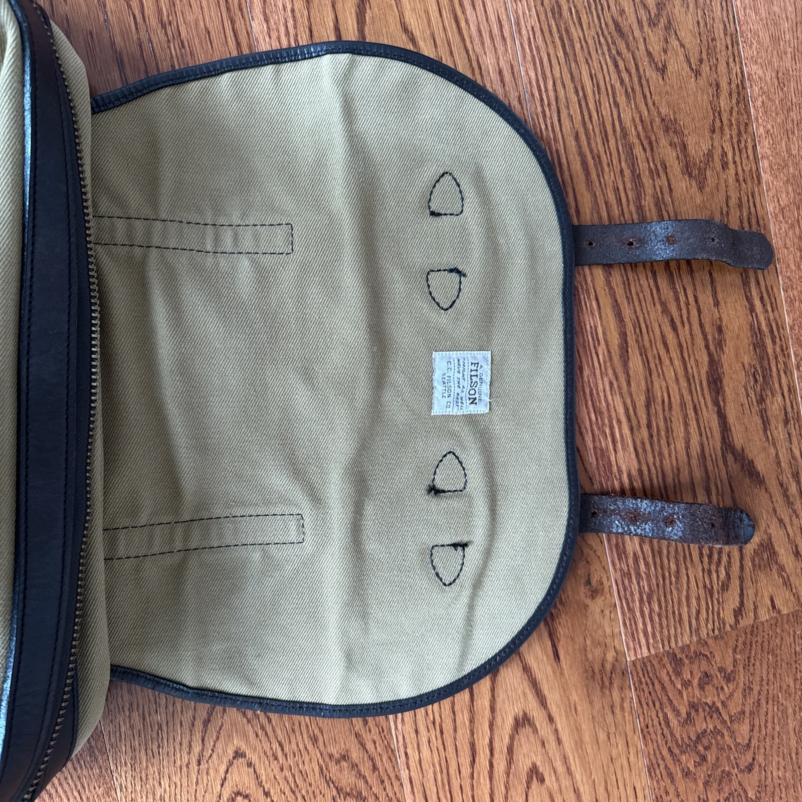 Filson Small Carry-On 240 Bag