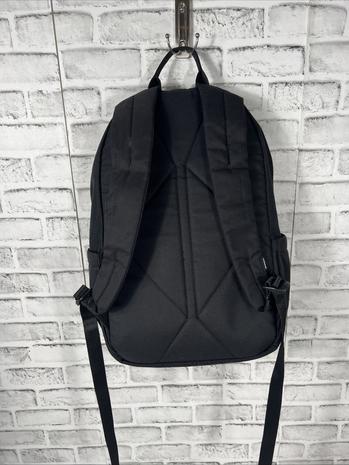 THULE Indago 23L Travel Backpack Bag w/ Laptop Sleeve in Black