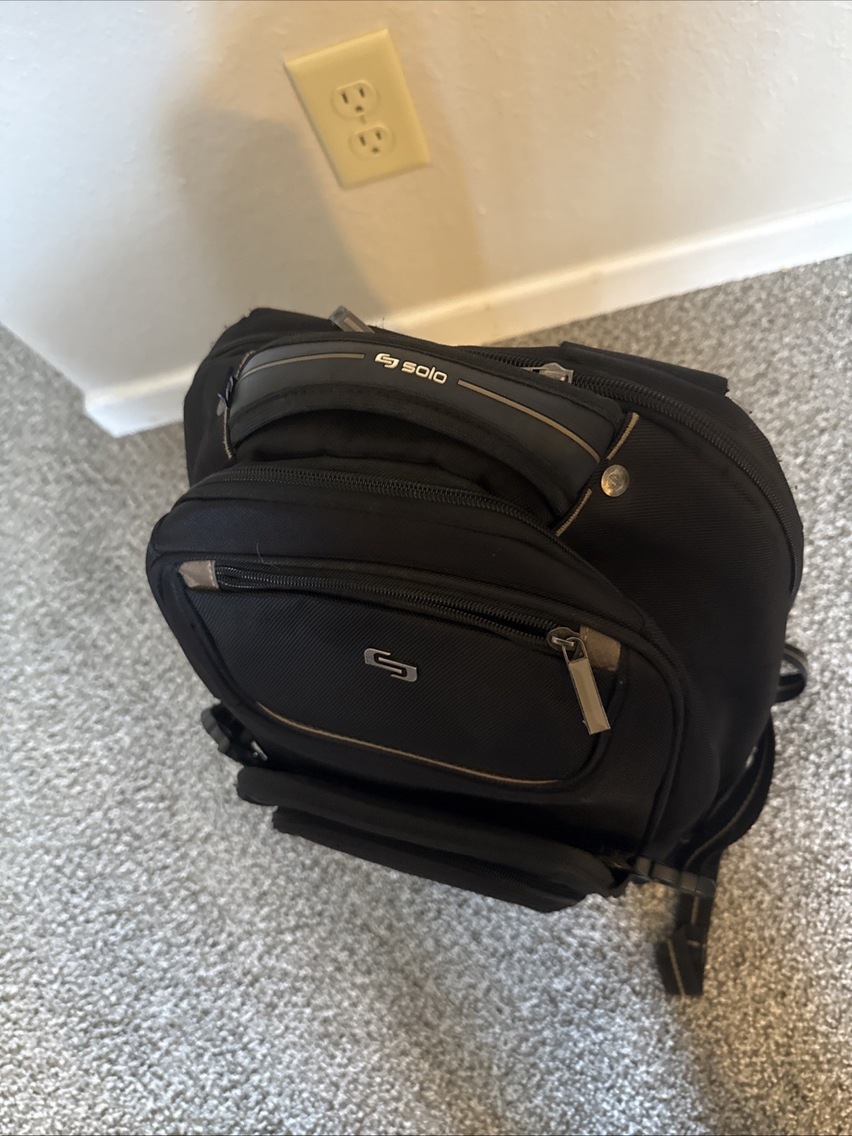 Solo New York Arc Pro Backpack In Black 17.3 Inches