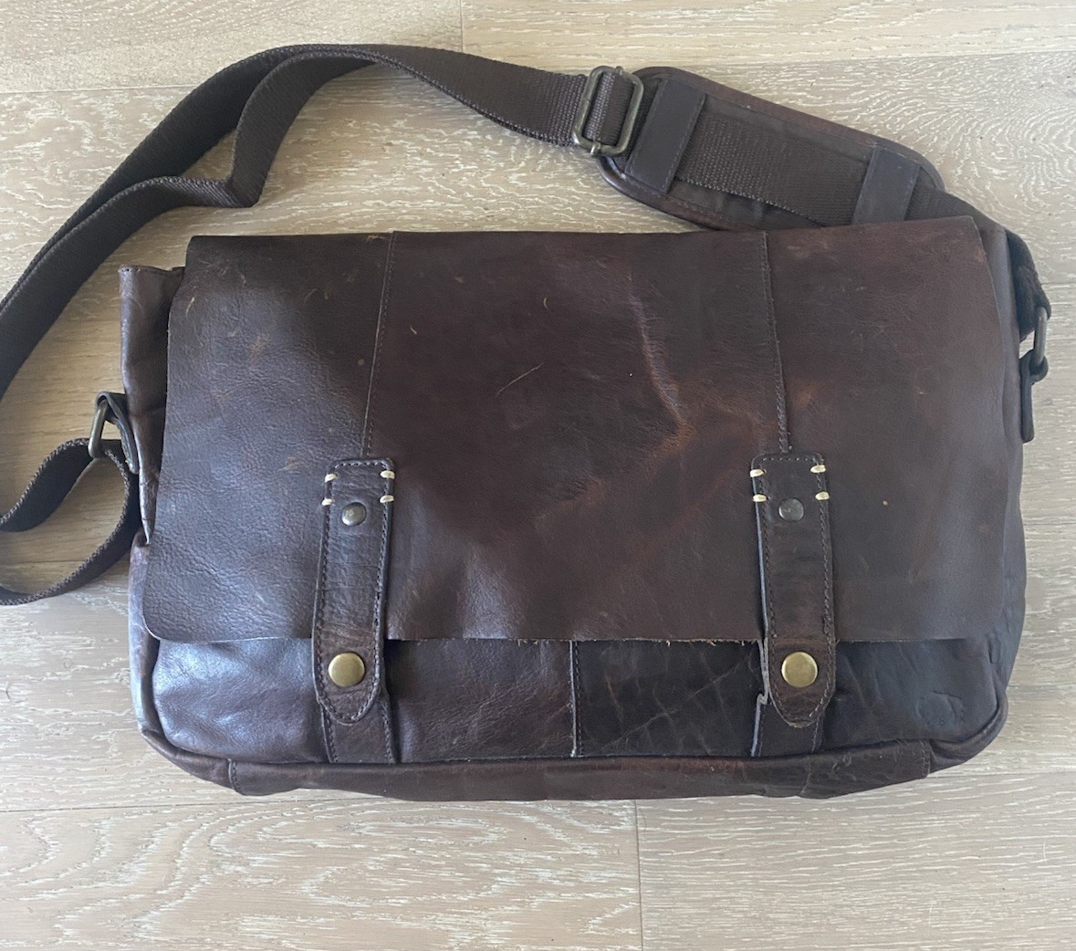 Buffalo Jackson Trading Walker Leather Messenger Bag Rustic Brown Indianajones