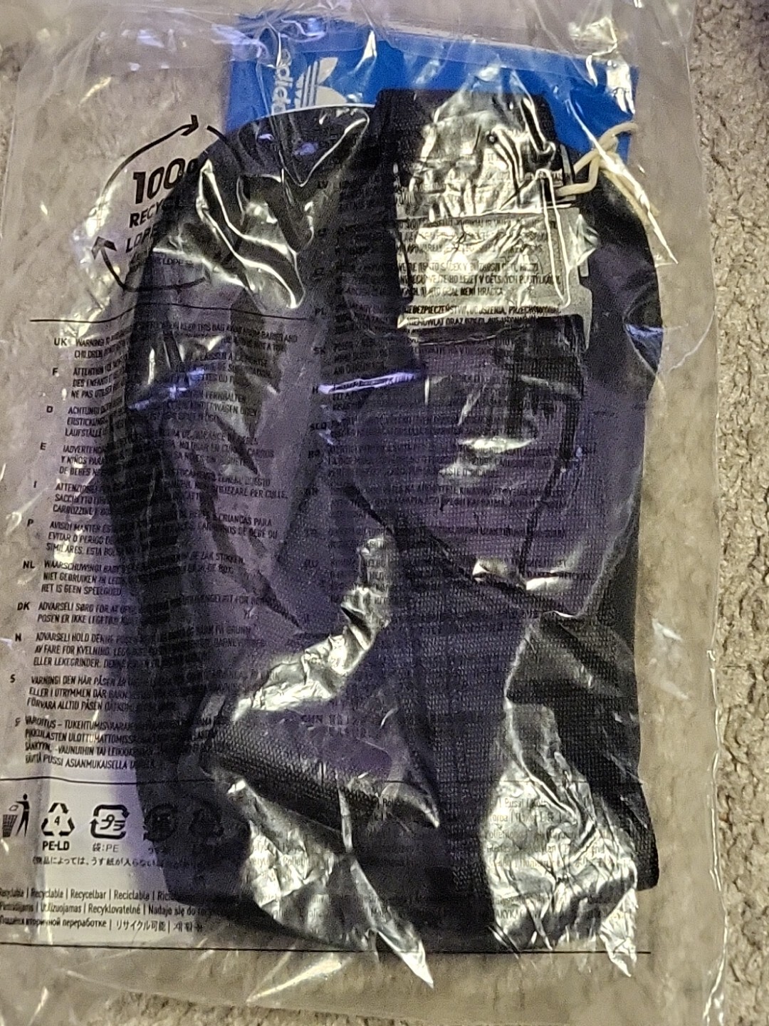 Adidas Original Adicolor Small Sling Bag Black White JD5570 BRAND New in package