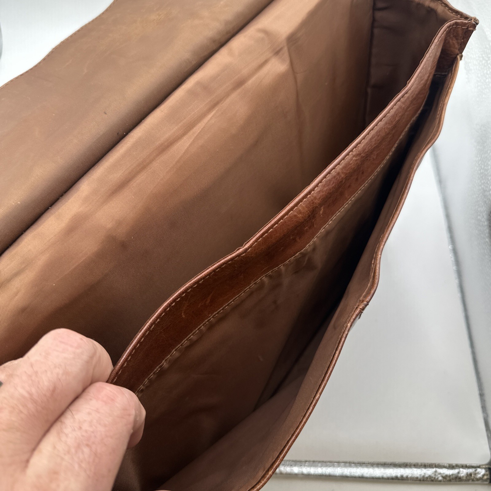 Wilson’s Leather Briefcase Brown Laptop Messenger Bag Commuting Travel Work Y2K