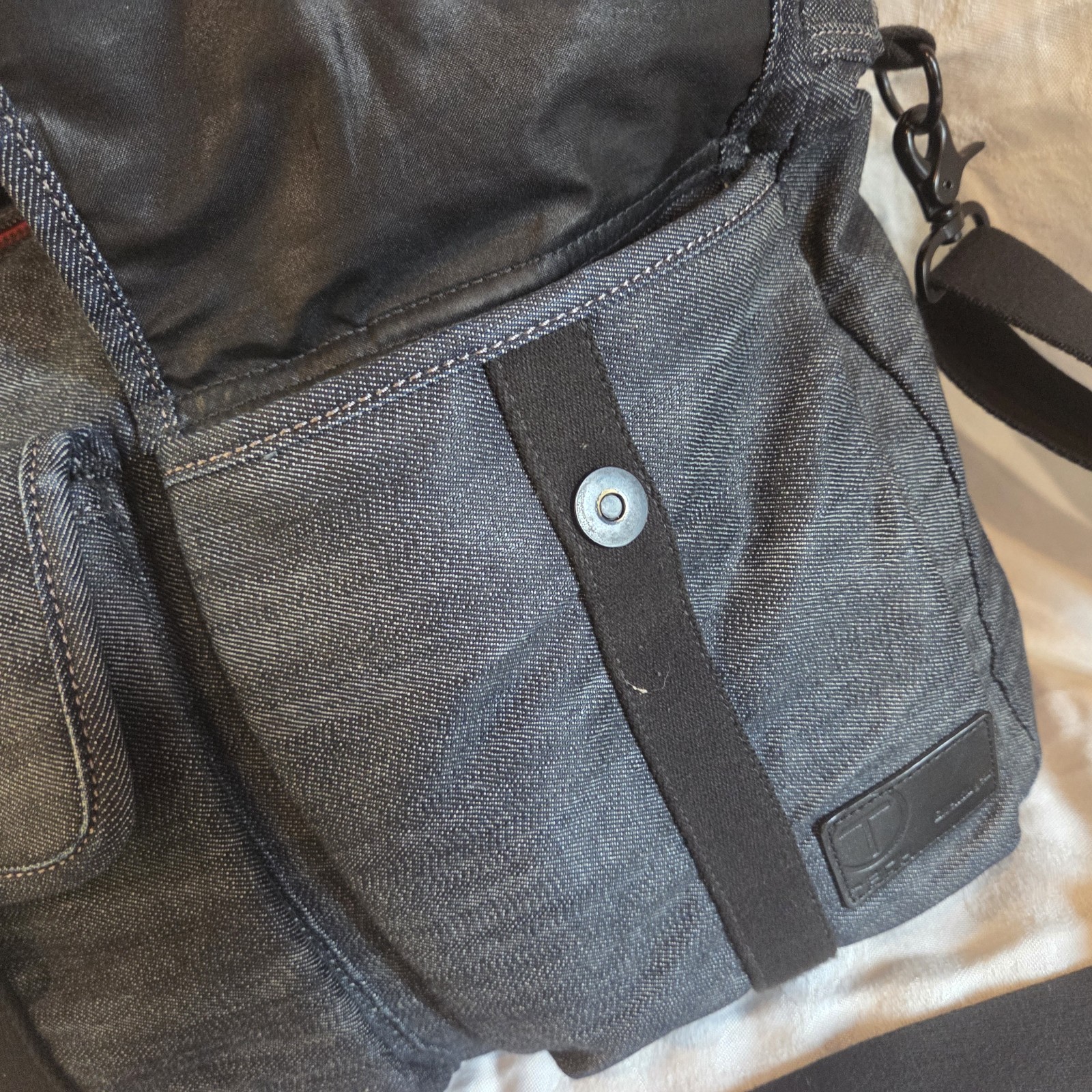 Tumi T Tech Blue Messenger Laptop Essentials Bag EUC