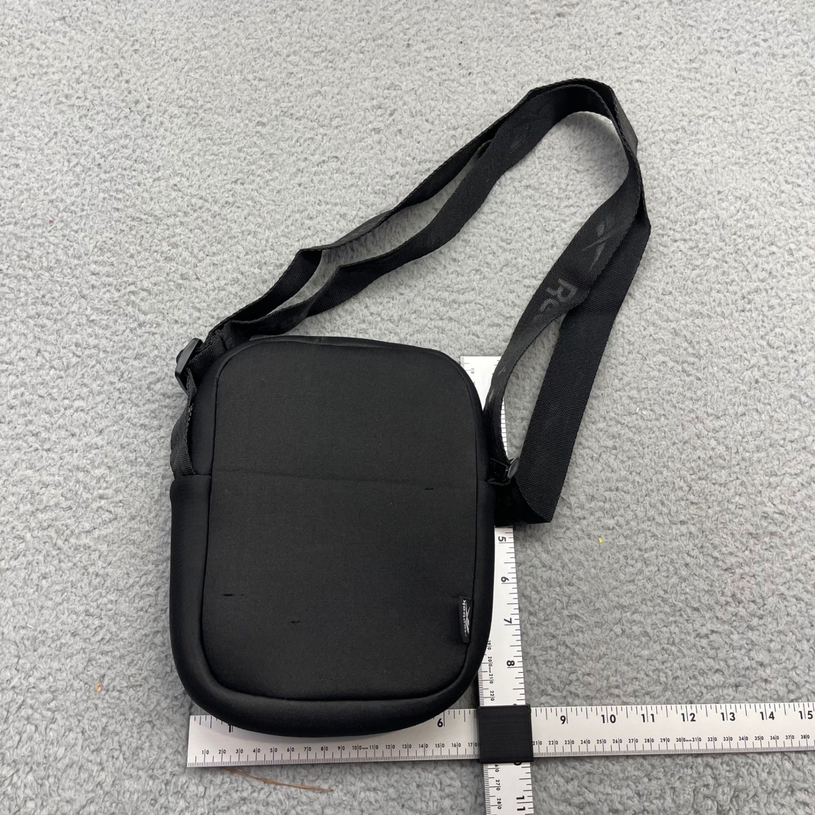 Reebok RWS2C2087TJ Black Crossbody Adjustable Strap Logo 043516 Travel Side Bag