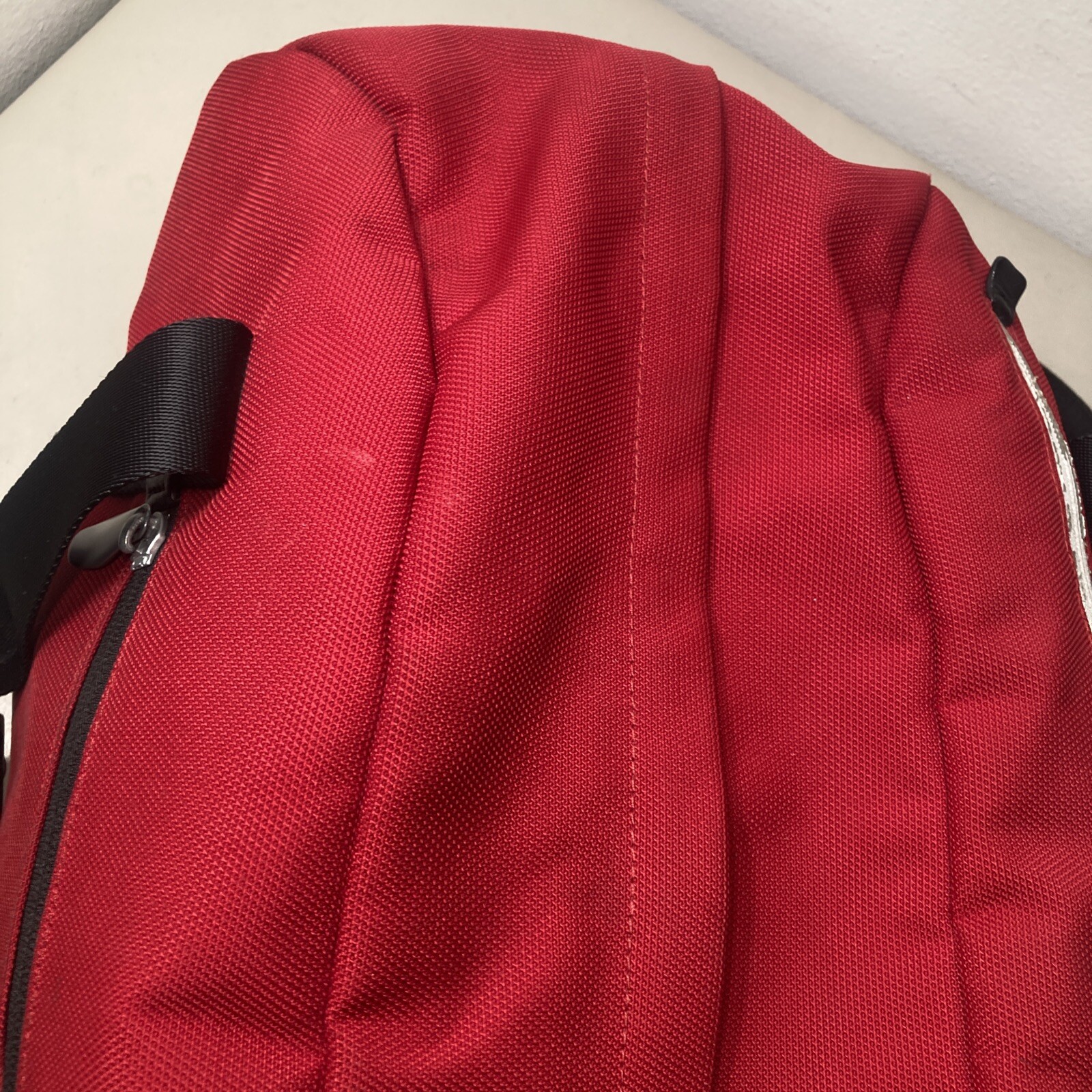 RARE! TUMI ALPHA SPORT 6645D Red Black Nylon Carry On Gym Duffle Bag READ DESCR