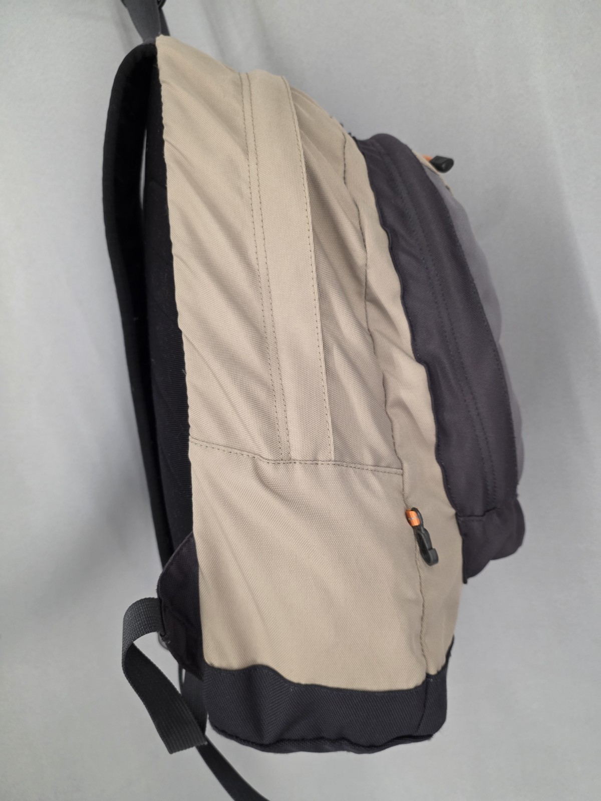 The North Face VAULT Beige Gray Large 19″ Backpack Travel Outdoor Hicking Sport