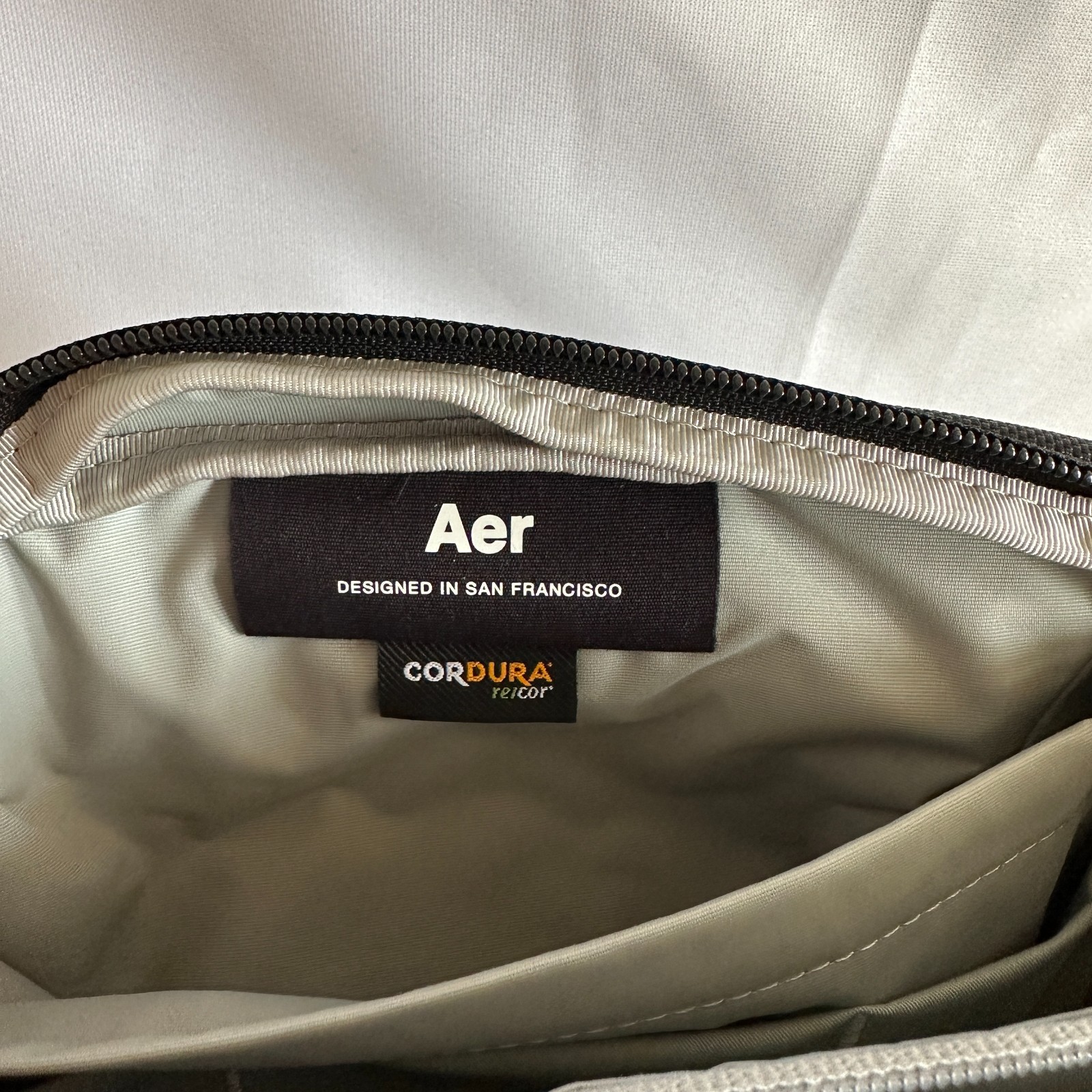 Aer Cable Kit 3 Black 2.6L Tech Organizer Travel Pouch