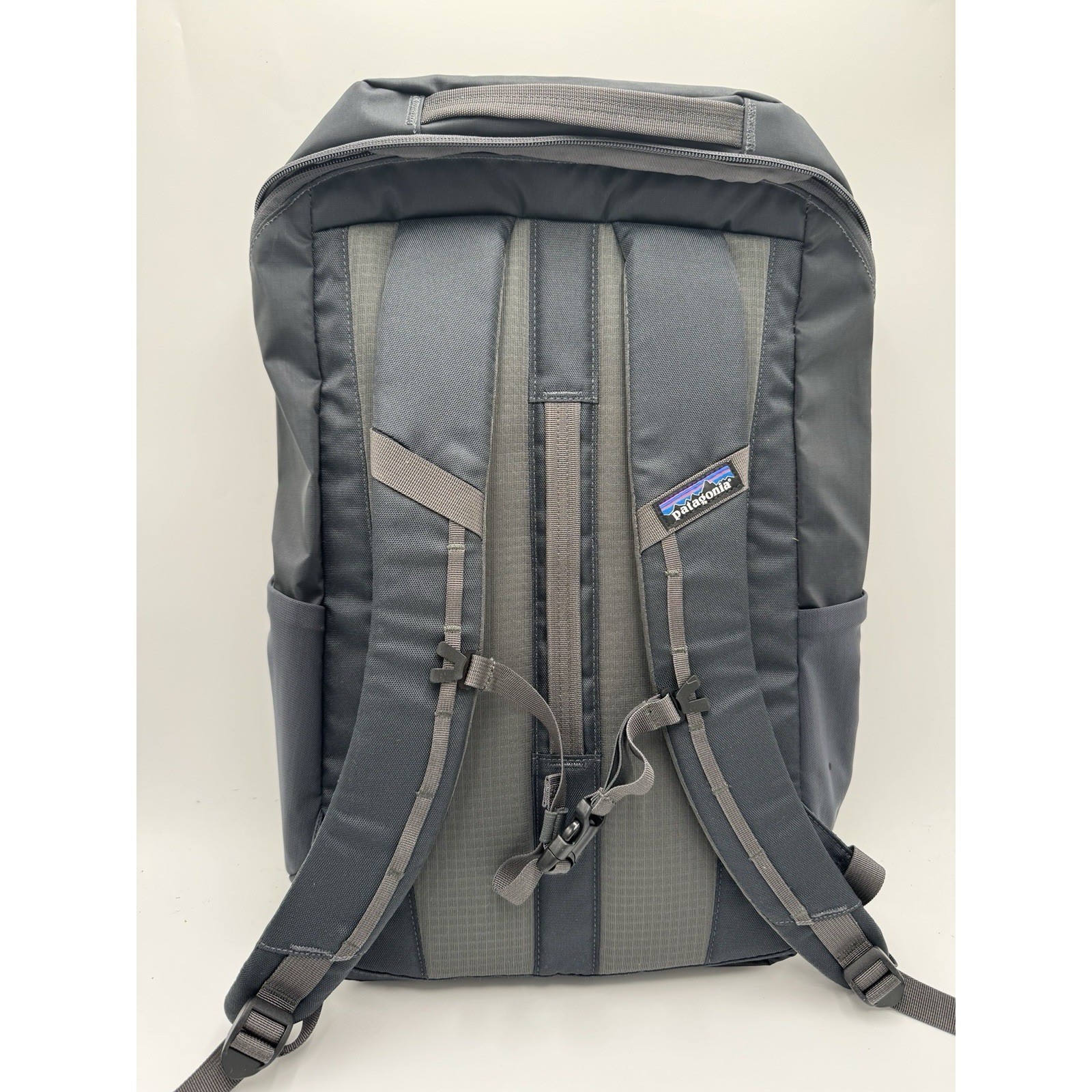 Patagonia 25L Black Hole Pack Smolder Blue NWT $150 MSRP