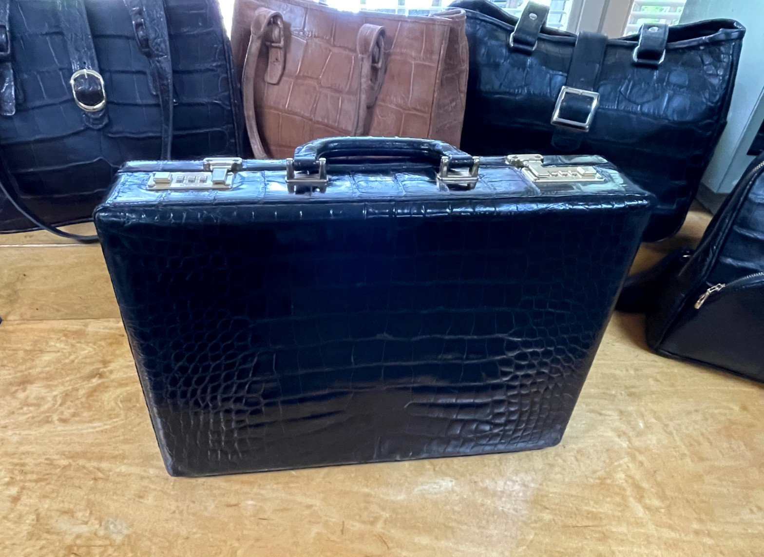 Genuine American Alligator Briefcase NEW Black Classic Case Lock Pockets 18x13x4