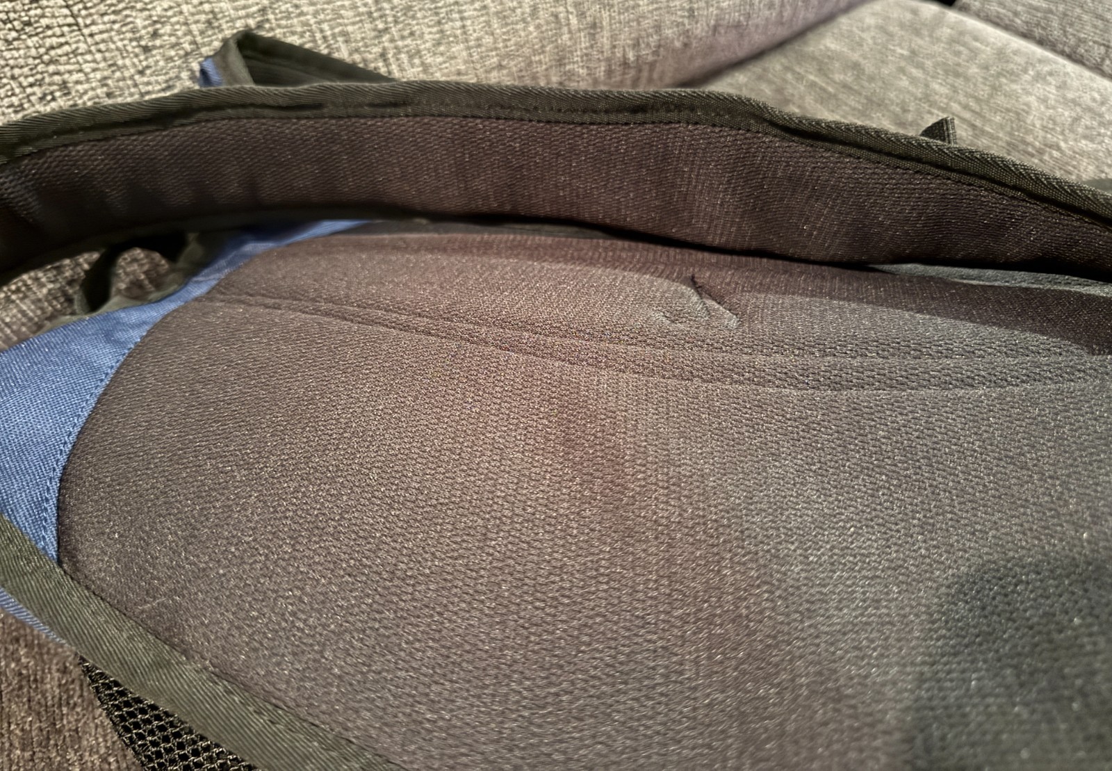 Nike SWOOSH Backpack Black Navy RN 56323 LOTS OF SPACE Pockets