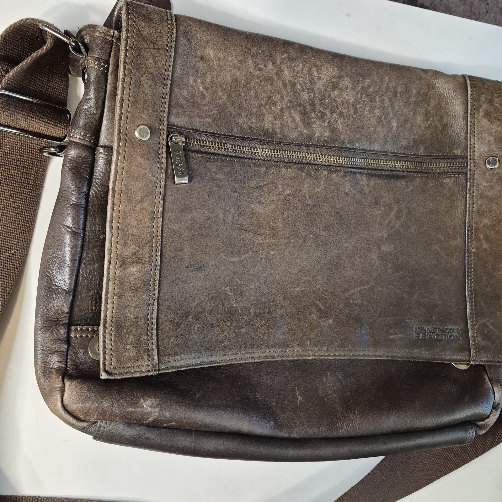Vintage Kenneth Cole Reaction Brown Genuine Leather Messenger 11″x14″x4″