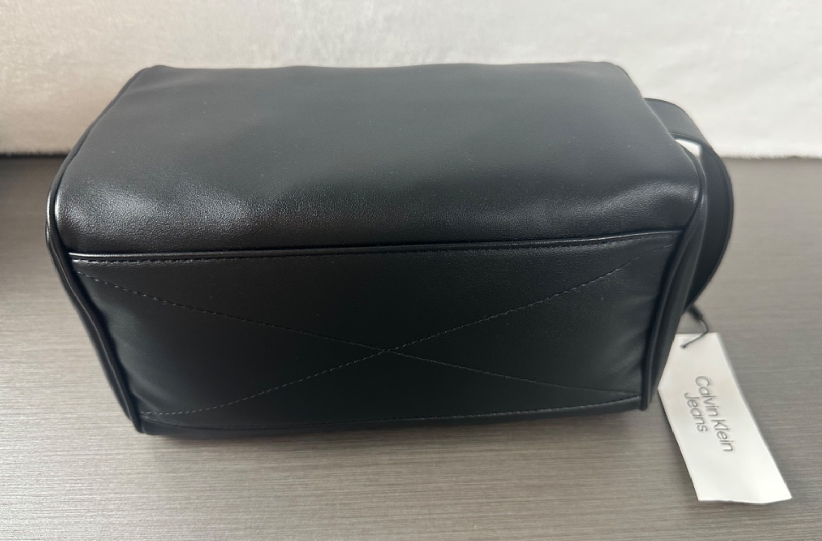 Calvin Klein Jeans Men’s Black Leather Monogram Logo Travel/ Dopp Kit Bag NWT