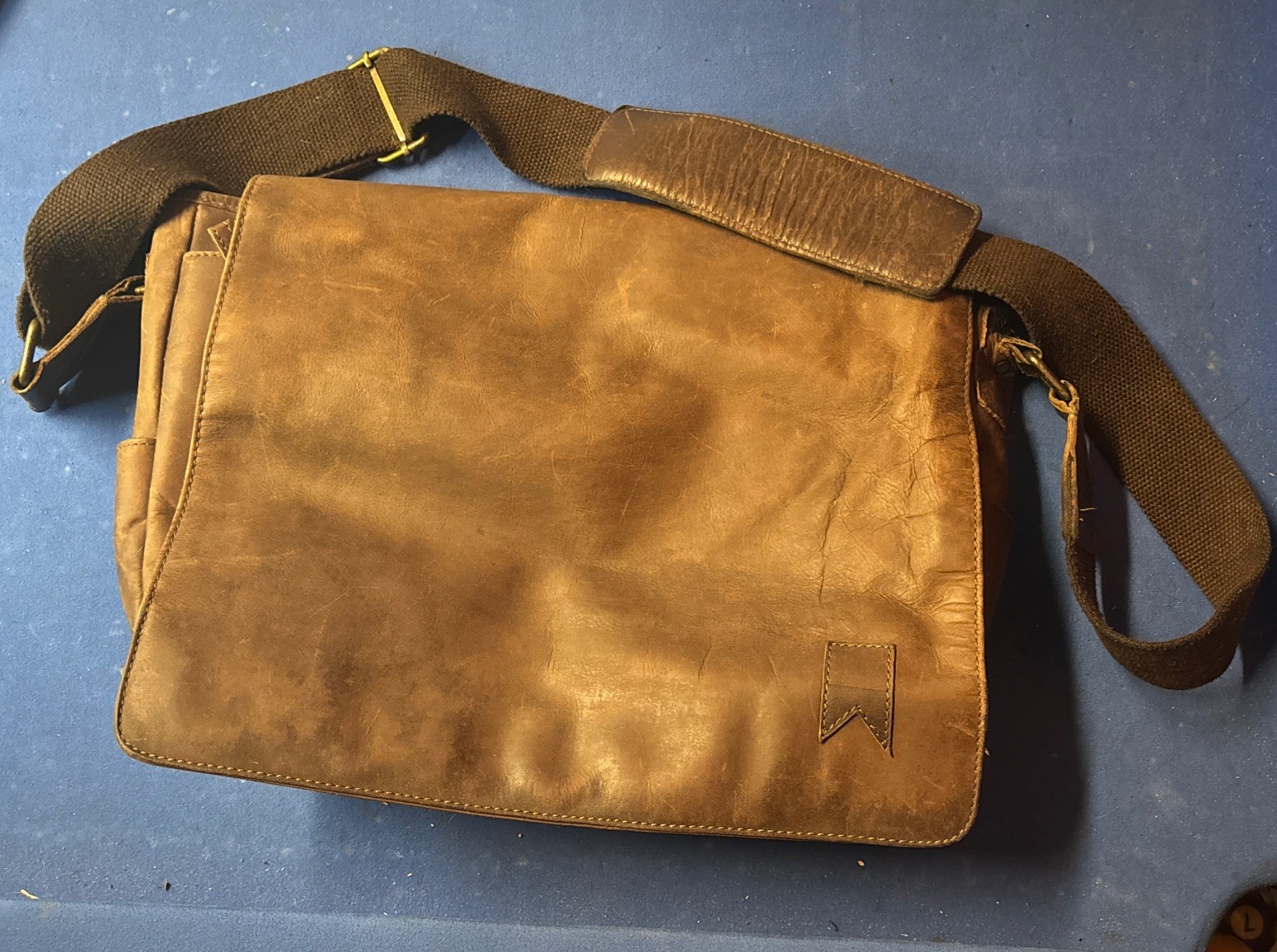 Navali Leather Messenger Bag – Vintage Condition – 16 X 12″ See Zipper Pictures