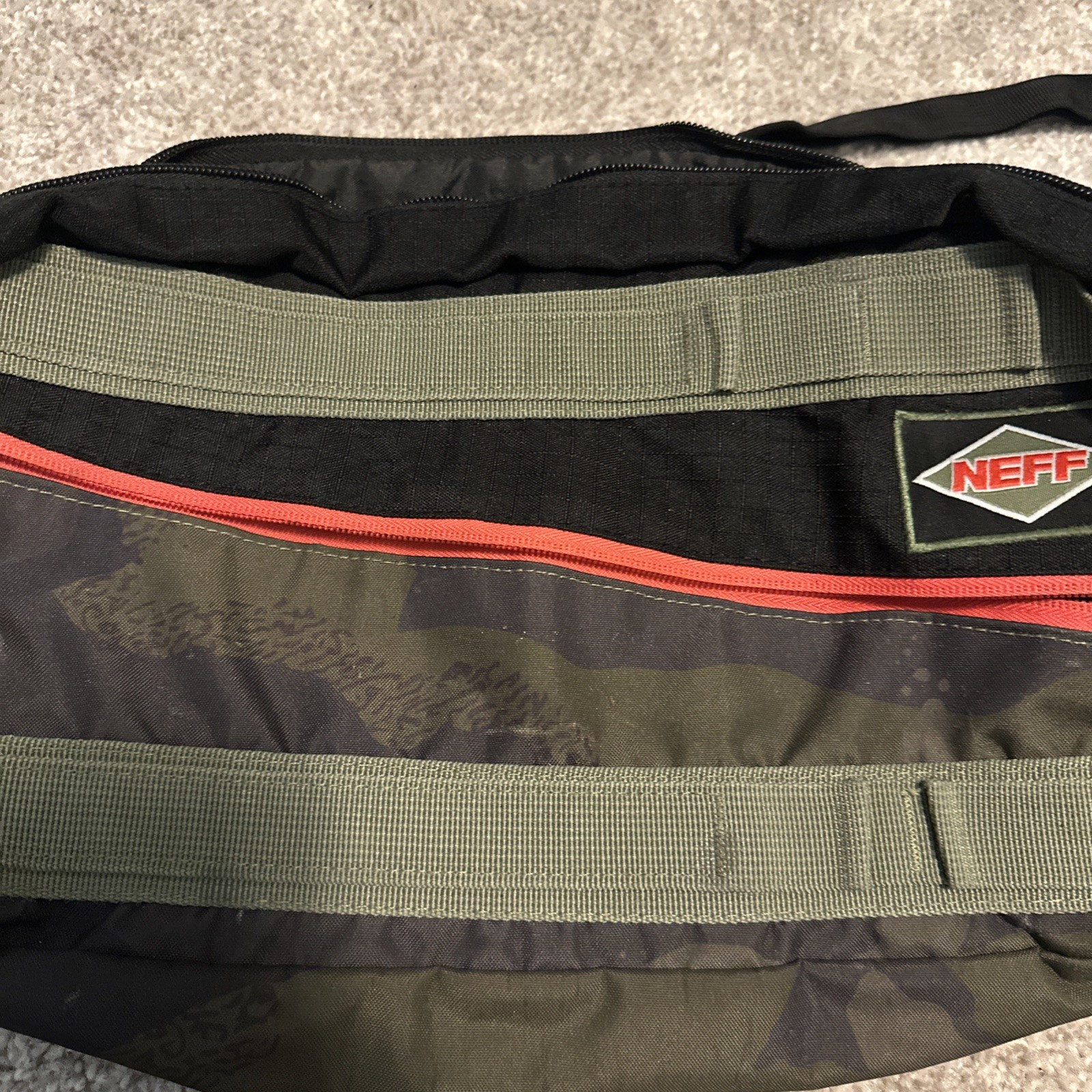 Neff Camo Waist Pack Fanny Pack Sling Bag Red Zipper Logo Patch