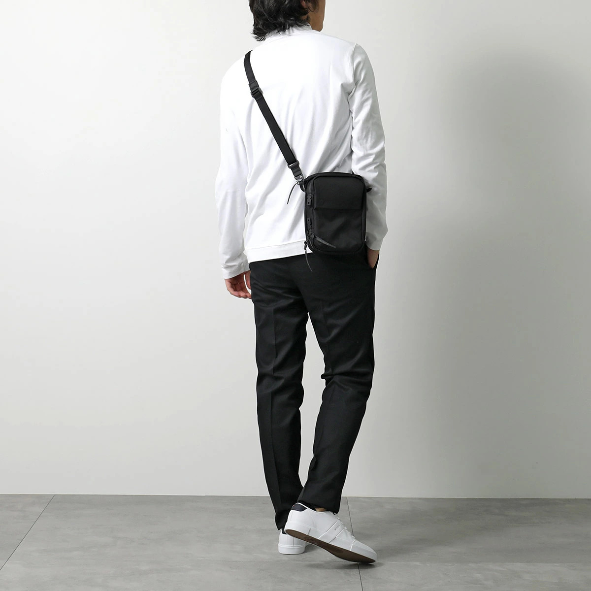 BLACK EMBER Shoulder Bag 090000 Kompak Men Nylon Bag with Key Jet-Black 7220033B