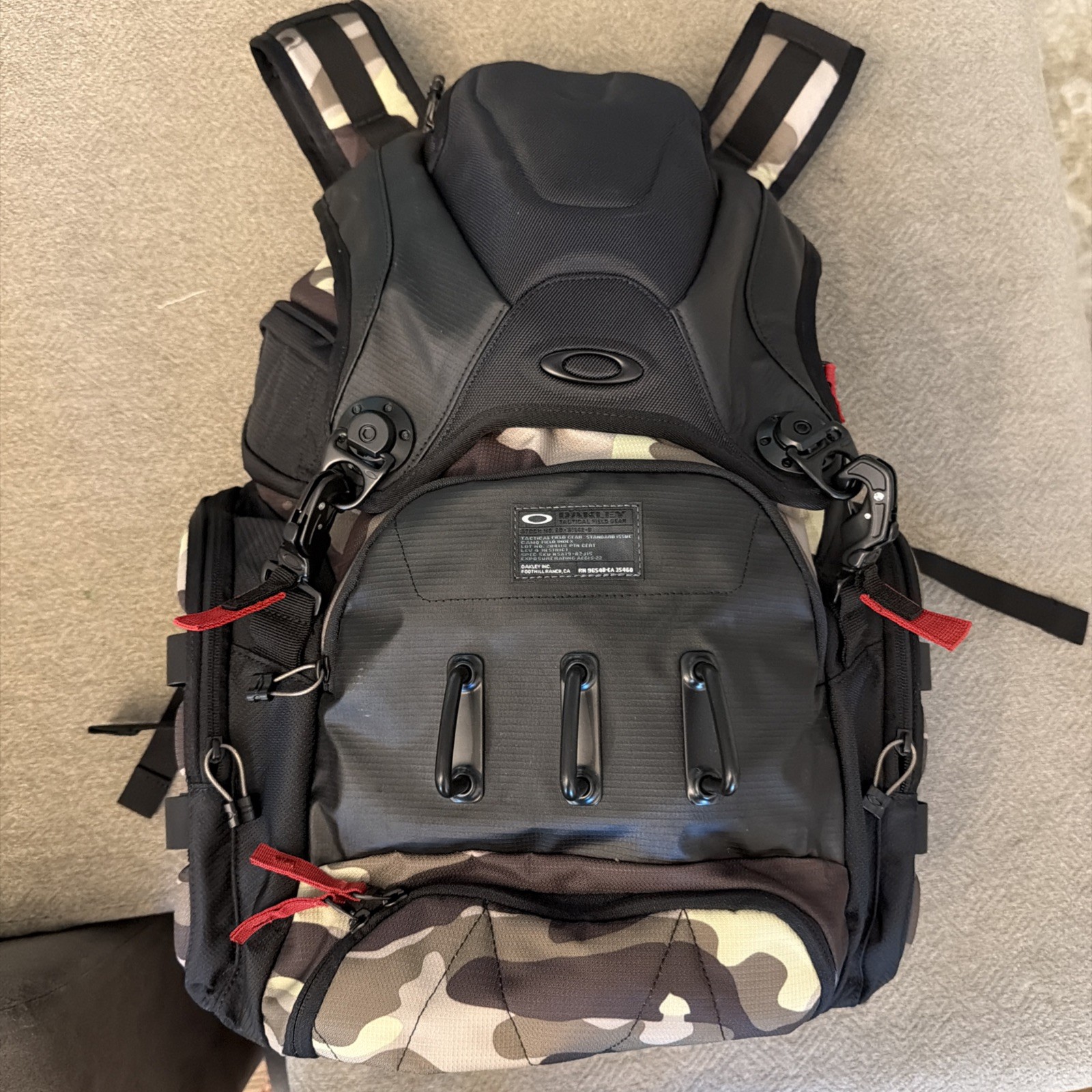 🆕 Oakley Tactical Field Gear Big Kitchen Sink Backpack🎒Herb Camo Red Core Pack