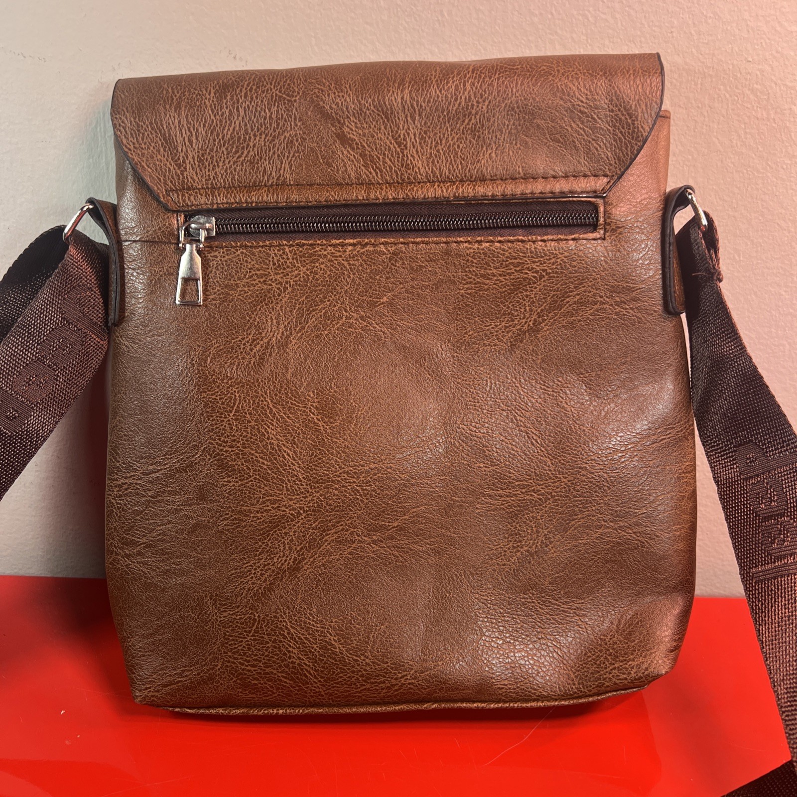 Jeep Buluo Brown Men’s Messenger Bag Zip Flap Solid Pattern Shoulder Strap Set