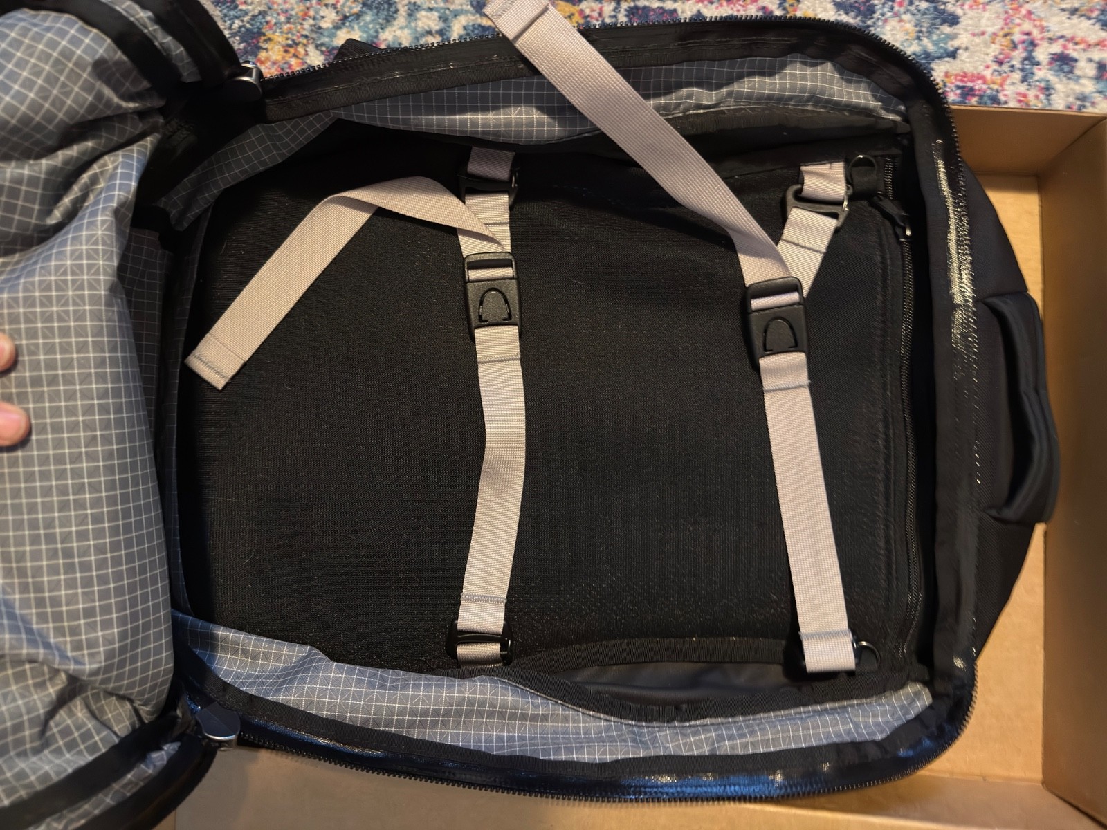 Tom Bihn Synik 30 – Black 525 Ballistic/Northwest Sky 200 Halcyon – 30L Backpack
