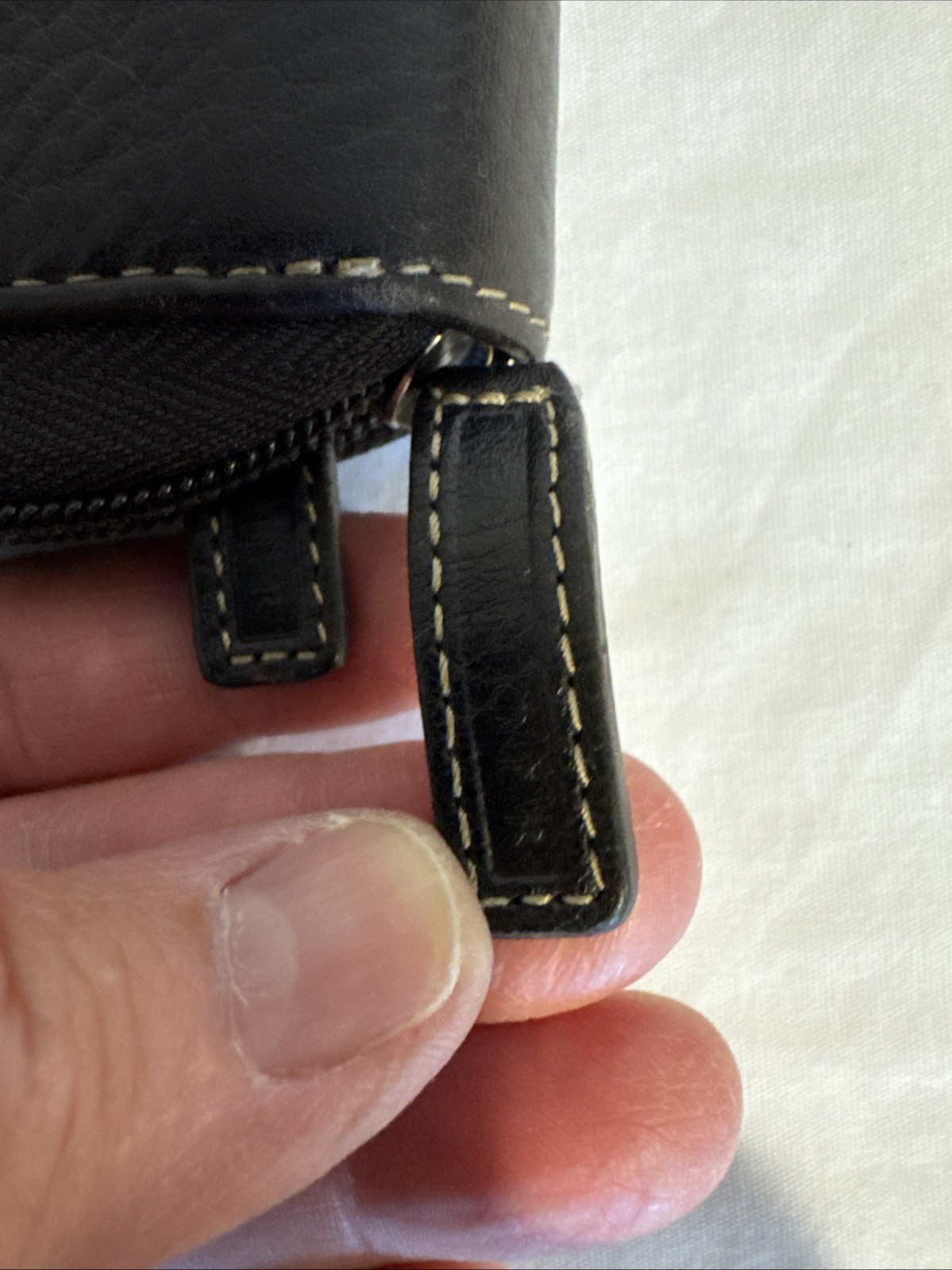 Levenger Zip-Around Black Premium Pebbled Leather Wallet Organizer Quality Lux