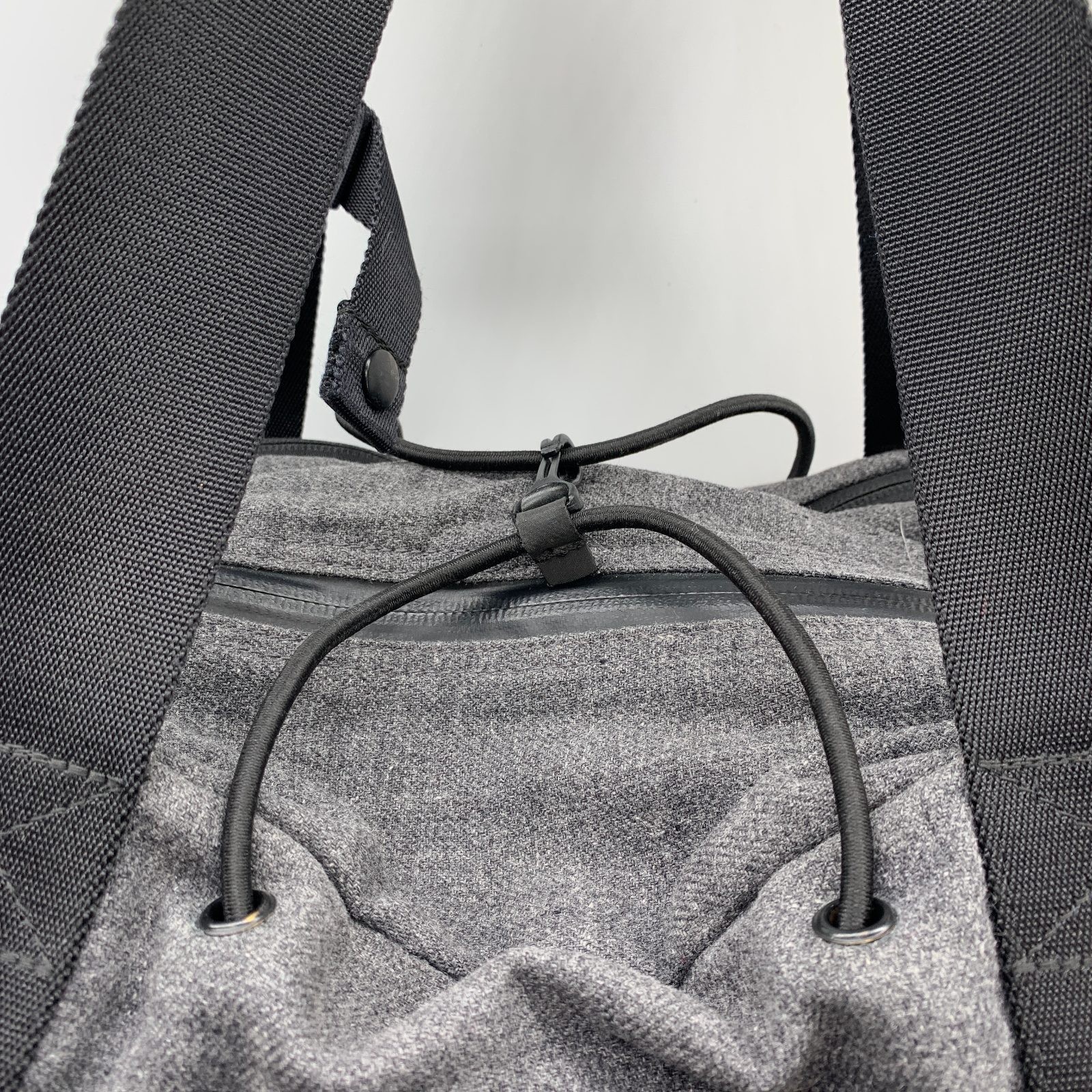 Lululemon Gray Heather Duffle Gym Bag w/ Shoulder Strap Multiple Pockets