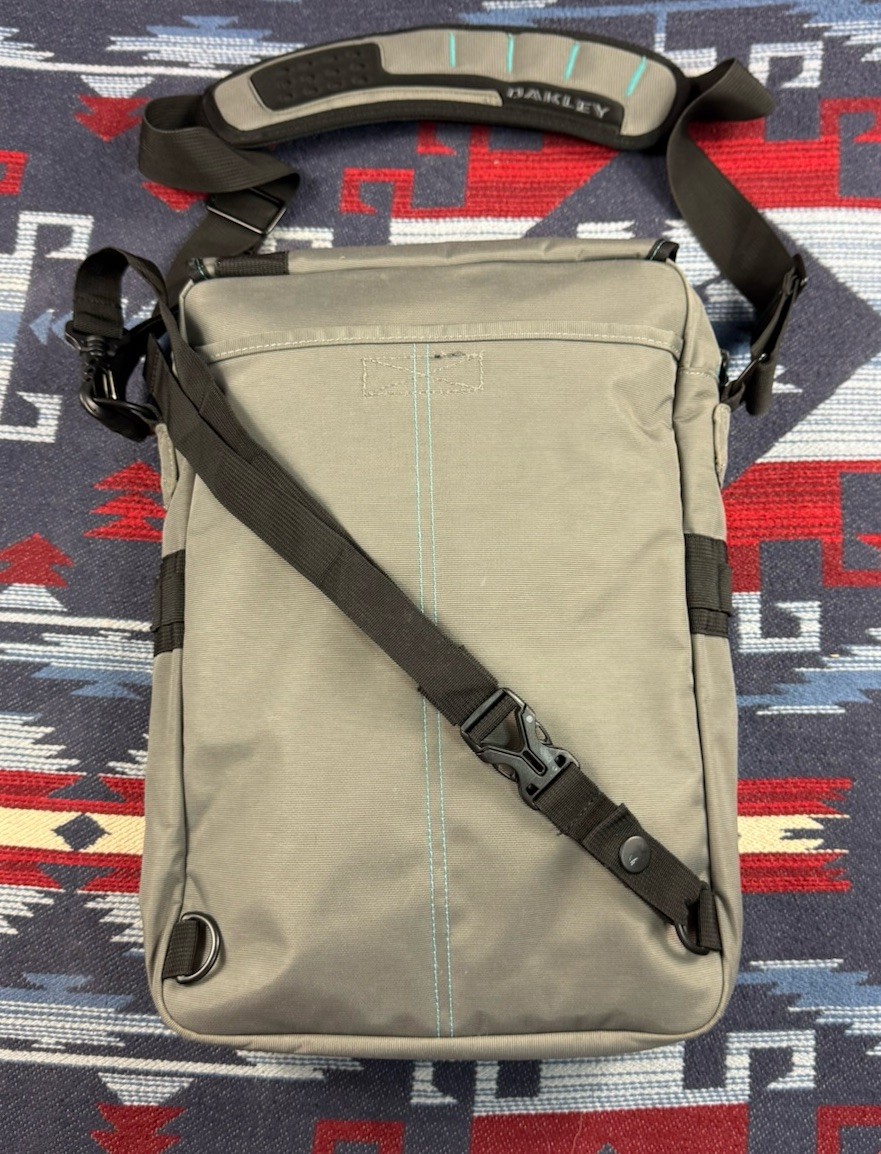 Vtg Oakley Sling Tactical Software Pilot Shoulder Messenger Bag Carry On Tablet