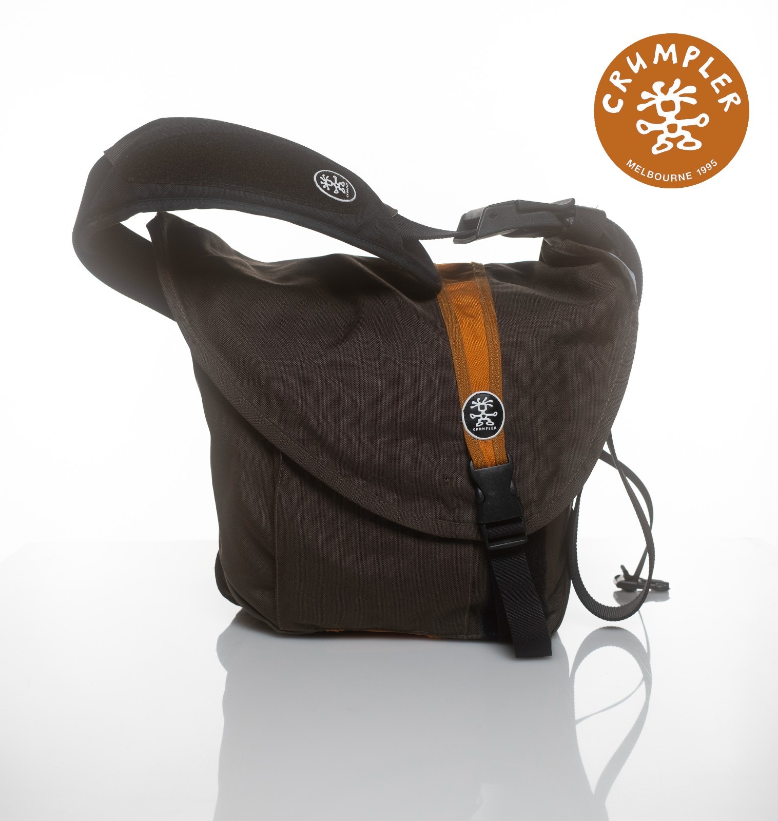Crumpler Super Snipe vintage Messenger Bag with Bunion Camera Insert combo