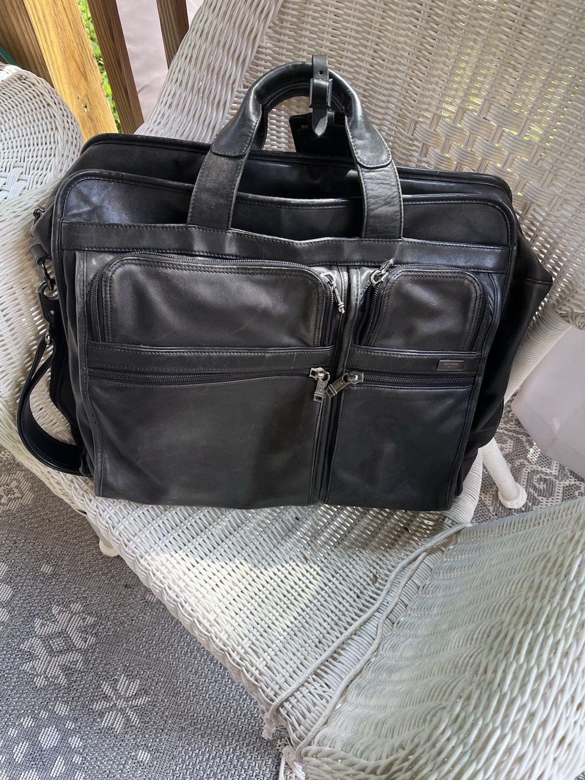Tumi Alpha Black leather Laptop Bag Briefcase Large Screen with Strap