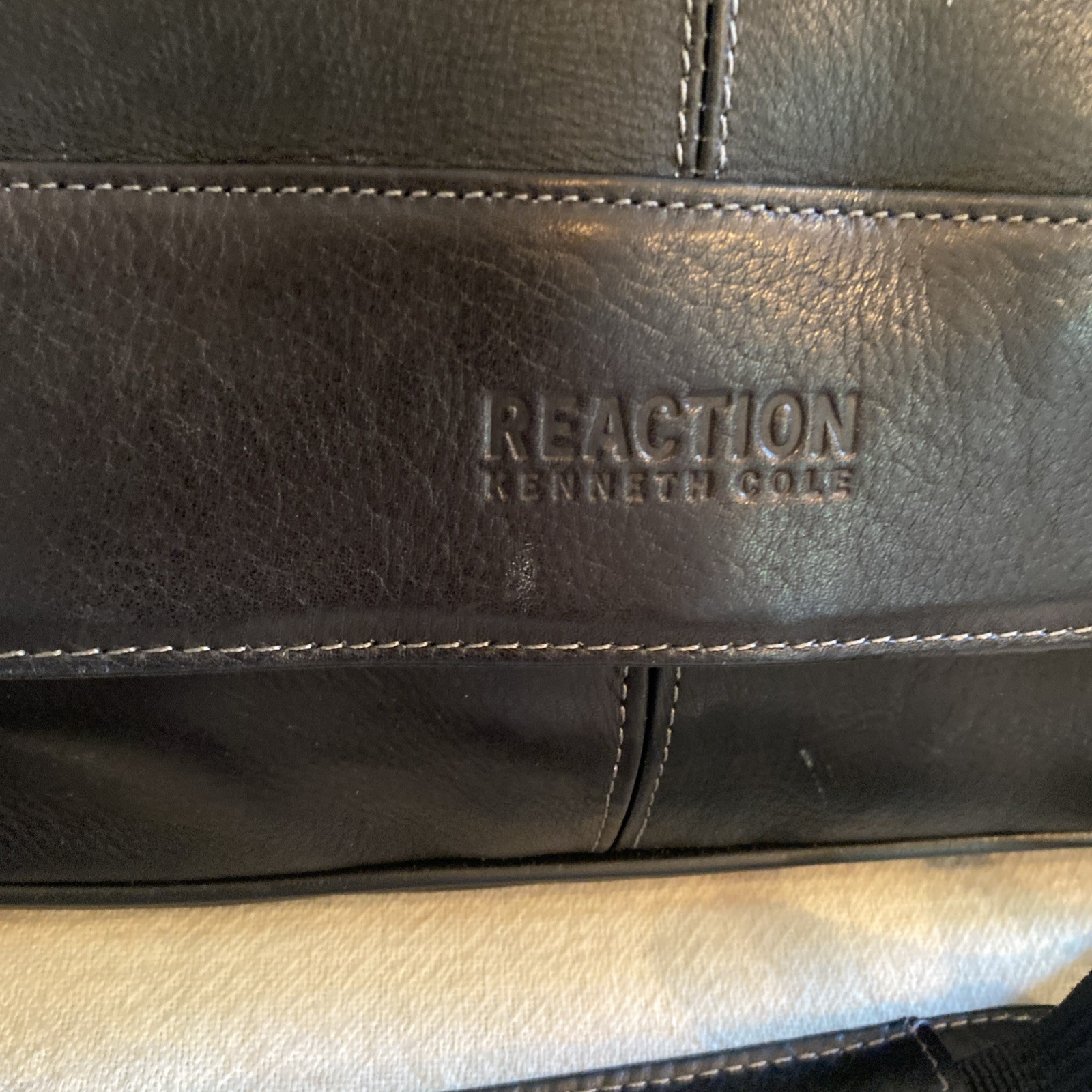 Kenneth Cole Black Leather Reaction Manhattan Messenger Satchel Bag
