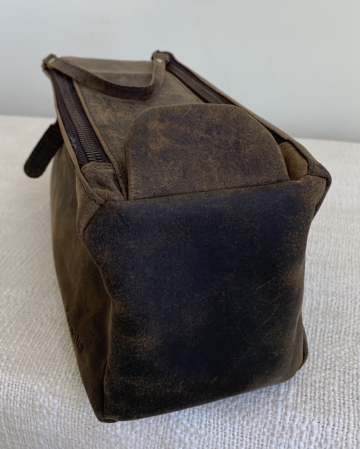 NEW Komalc Premium Buffalo Distressed Leather Toiletry Bag Travel Dopp Kit Mens