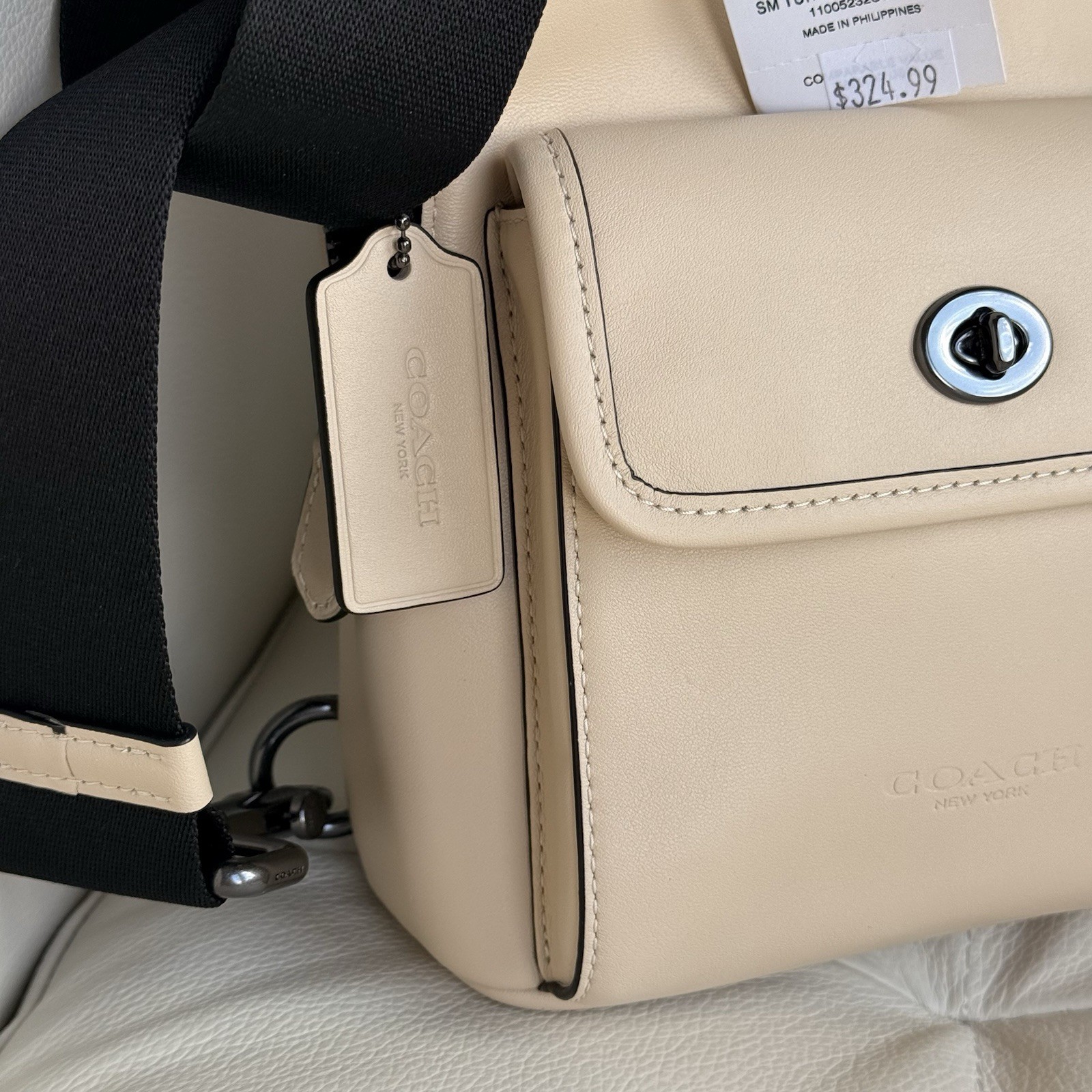 NWT COACH MEN’S Small Turnlock Sling Pack Bag Gunmetal/Ivory Calf Leather CAJ28
