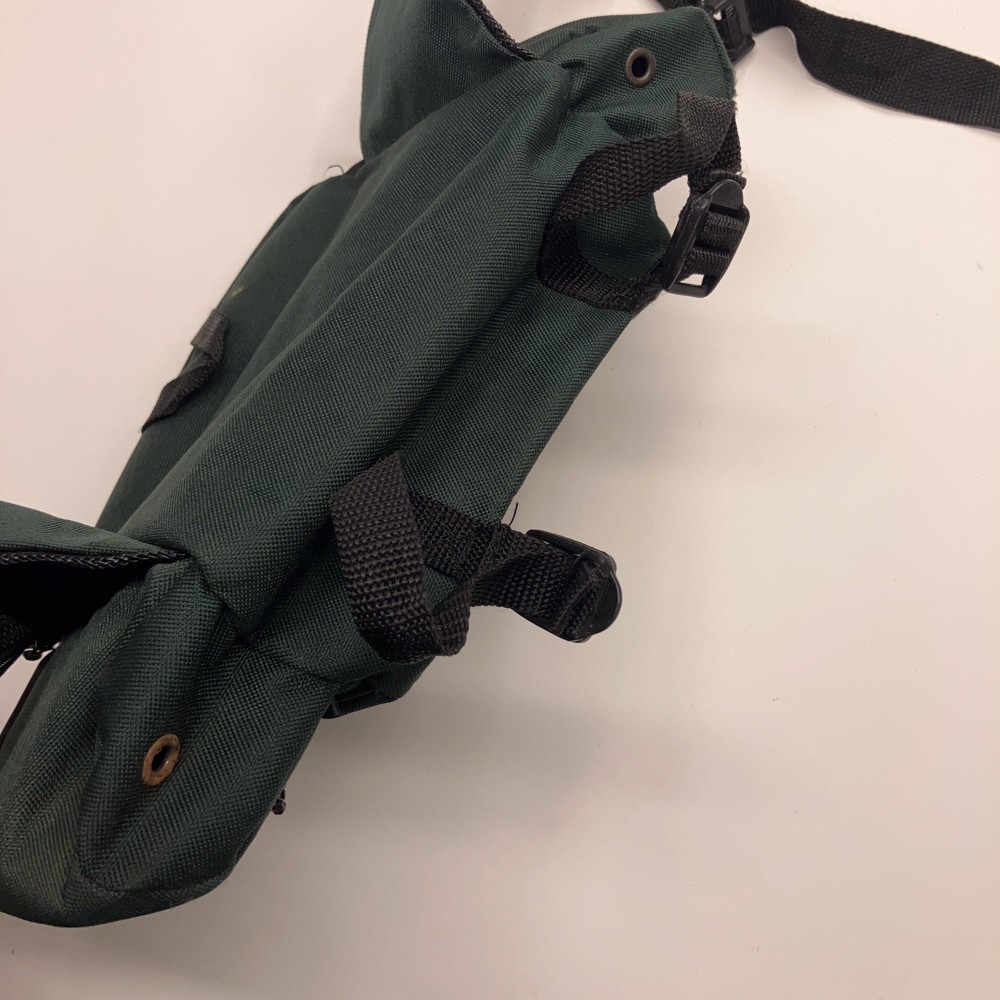 Caribou Mountain double water bottle green black hiking hip pack zip pockets