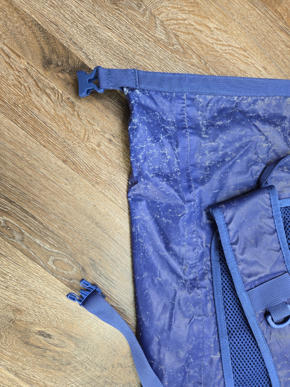 EUC SUPREME Waterproof Reflective Speckled Backpack Royal Blue FW20 Olmetex