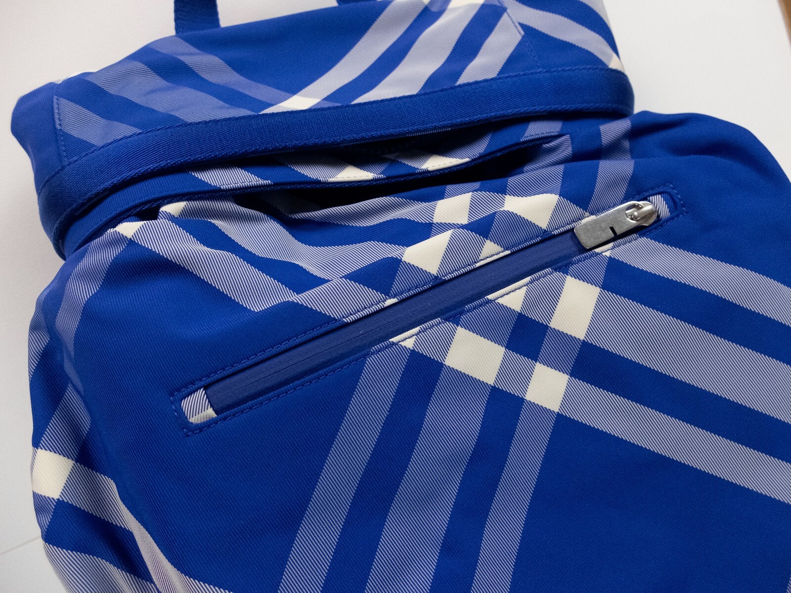 (NO CUSTOMS TAX) BURBERRY blue & white check roll-top nylon backpack authentic