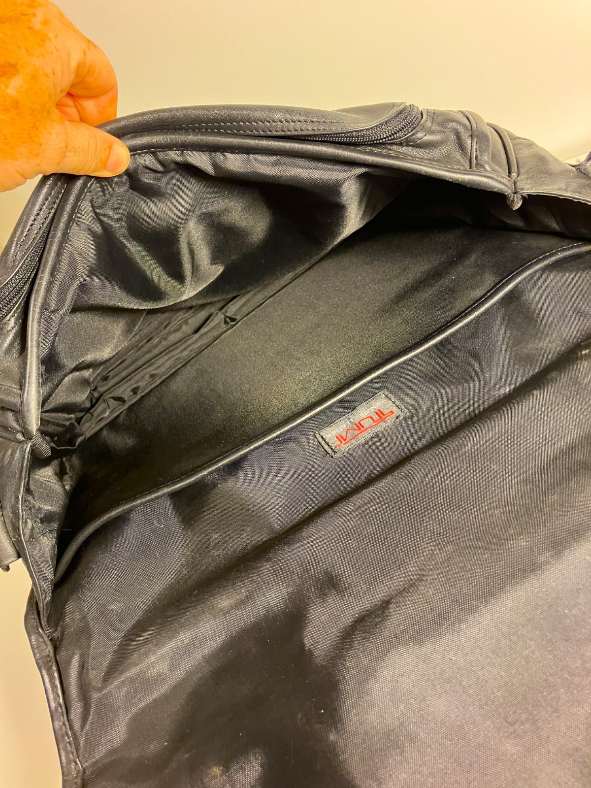 TUMI Black Leather Laptop Briefcase. 13″. Very Nice!