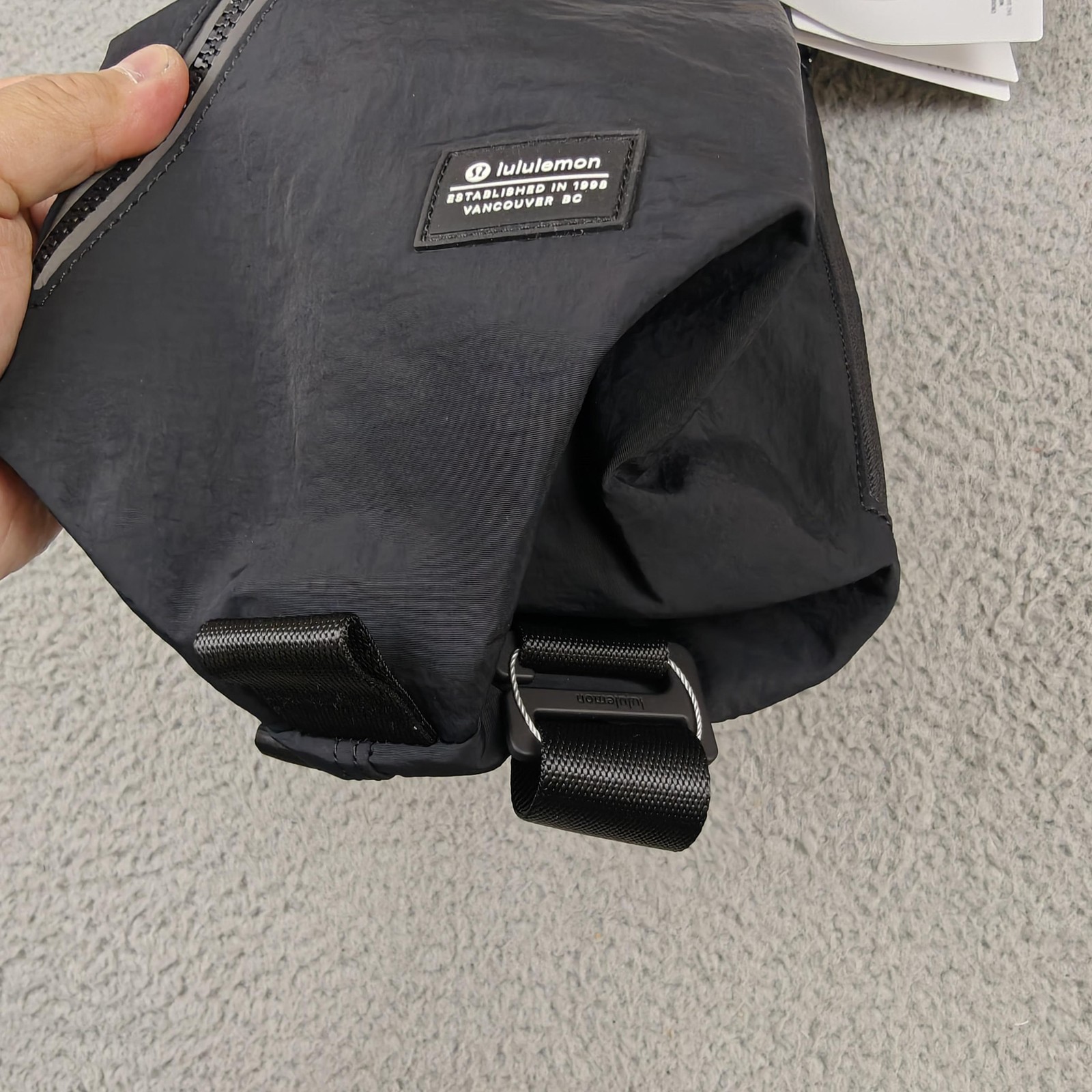 Lululemon Fast Track Bag 2.0 Mens Small Black Sling Zip Backpack Crossbody New