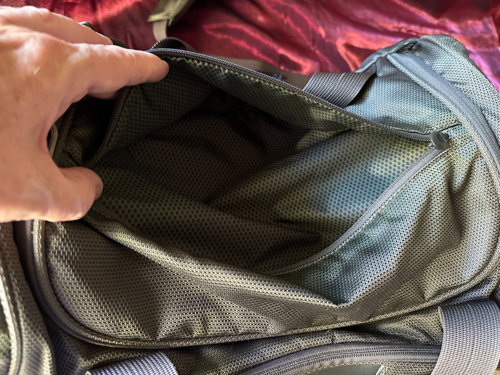 TUMI Tech Carry On Overnight Duffle Bag w/ Shoulder Strap #5525GRH Gray Black