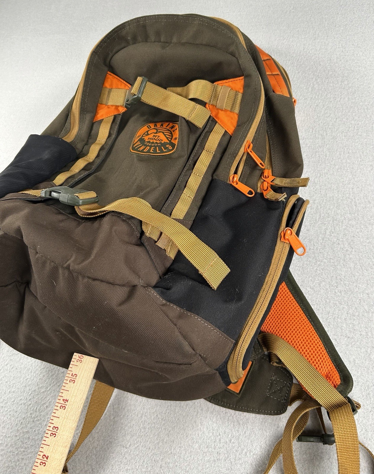 Dakine Windells Mission 25L Snowboard Backpack Mt. Hood READ
