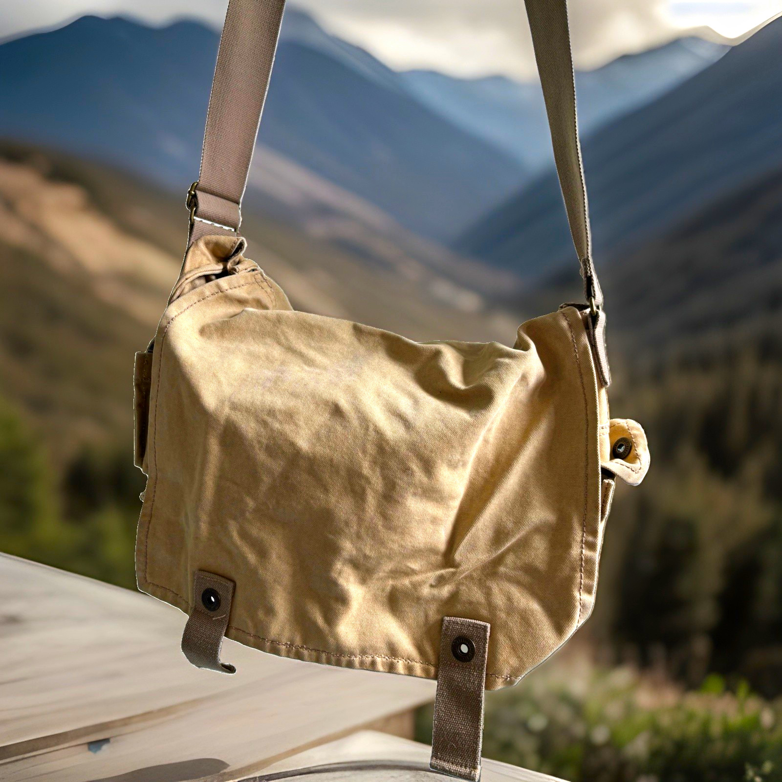 Aéropostale Beige Messenger Bag Buckle, Adjustable Crossbody Strap, Lined