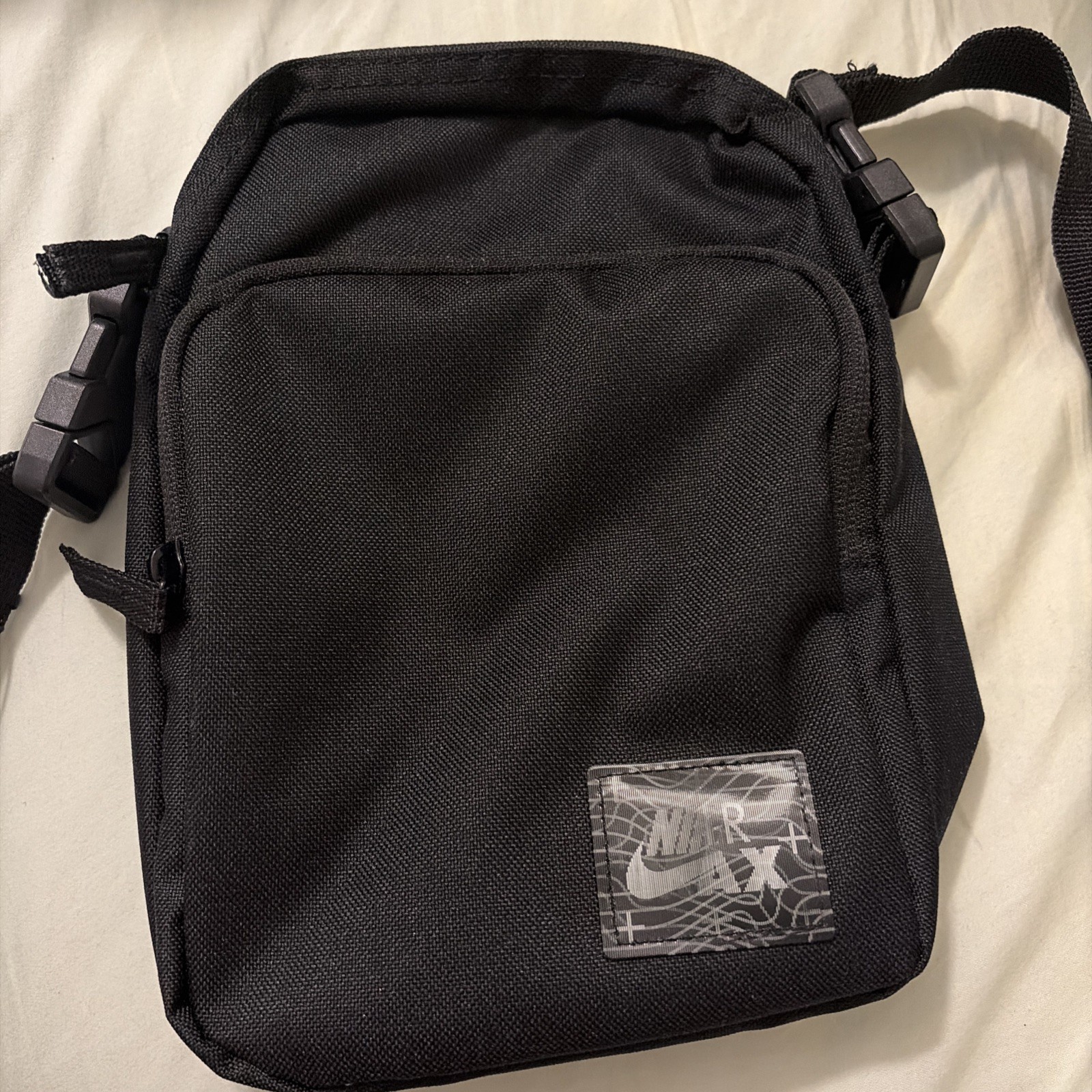Nike Air Max Cross Body Bag, Unisex, Black