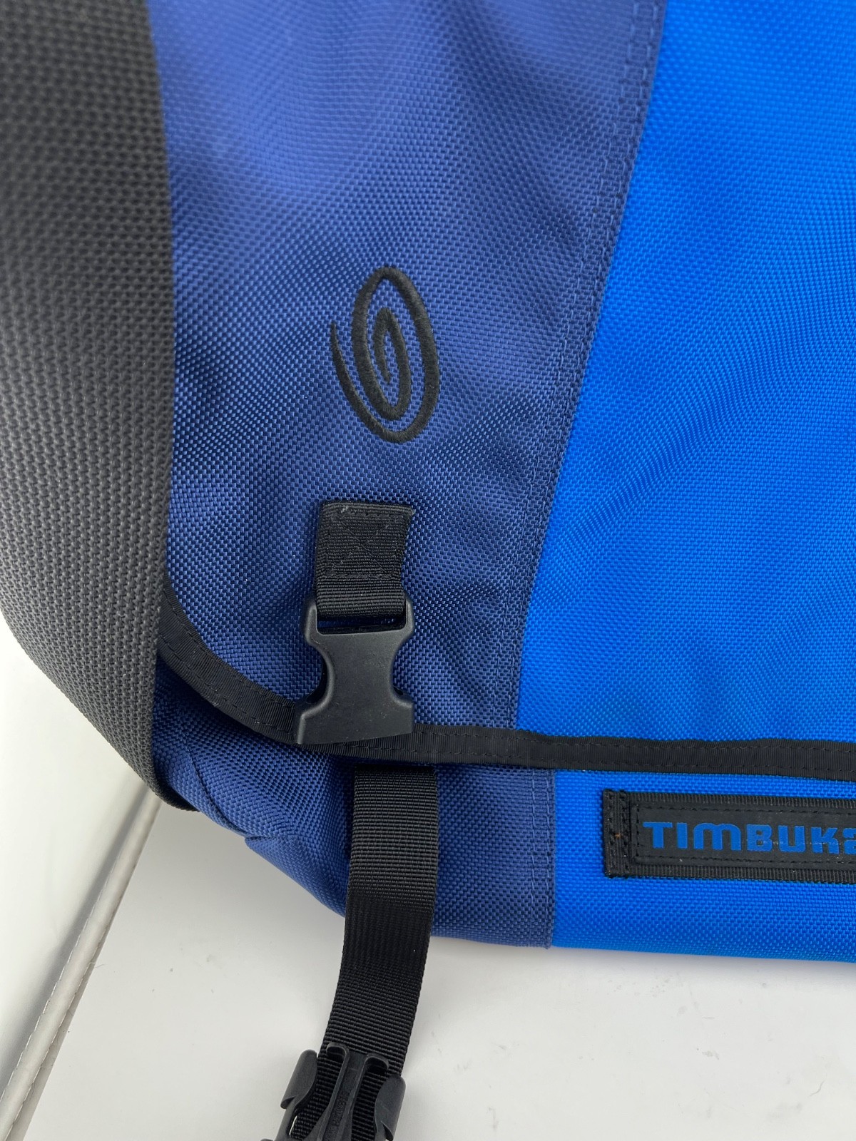 Timbuk2 Classic Messenger Bag Blue Two Tone Color Block Commuter Laptop Medium