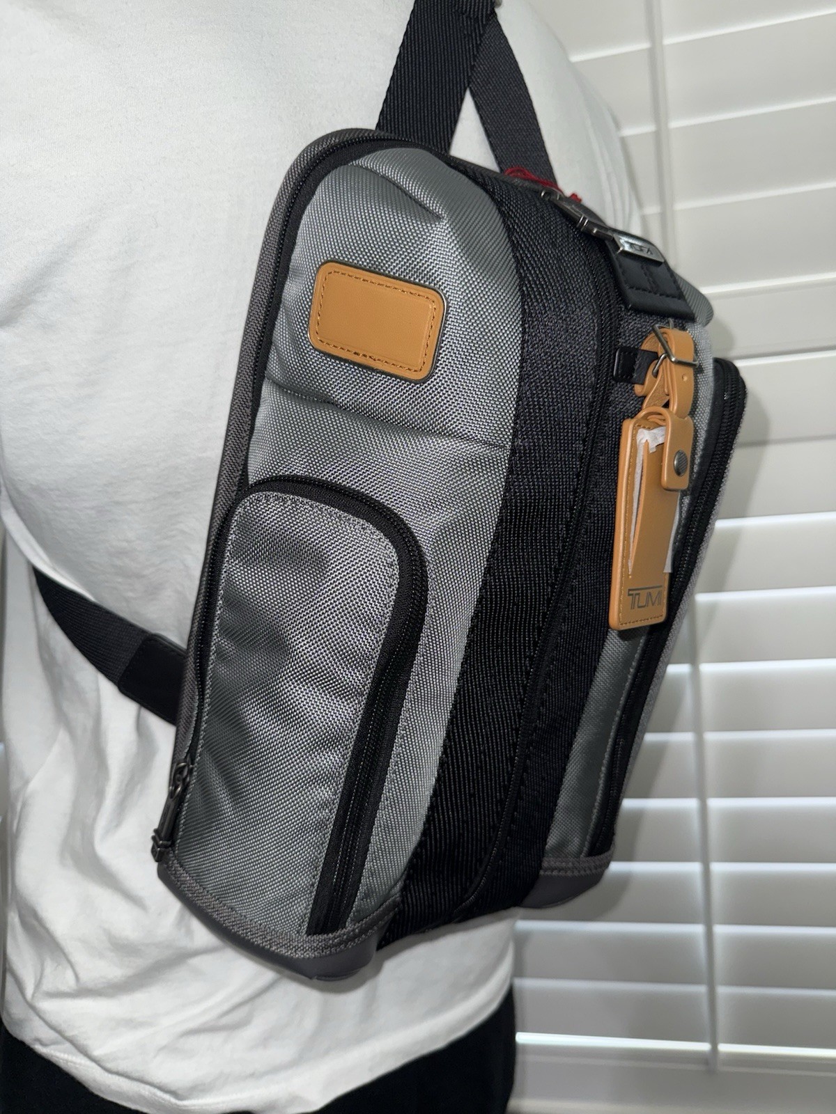 TUMI Higgins Sling Ballistic Nylon Men’s Grey Black Brown Luggage Tag NWT
