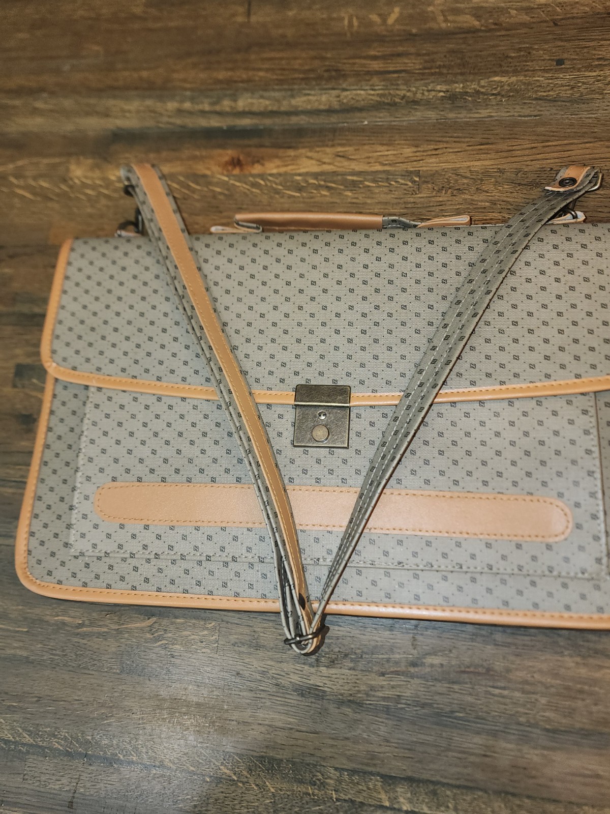 Unbranded Briefcase W/5 Pieces That Fit Perfectly Inside Each Bag made in China