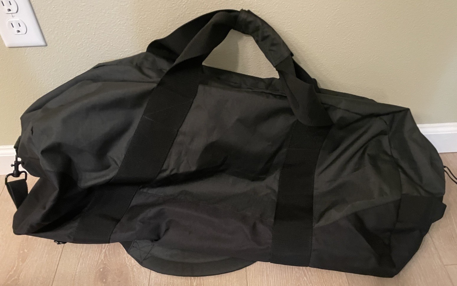 Cabela’s 35 Inch Large Duffle Bag, Black