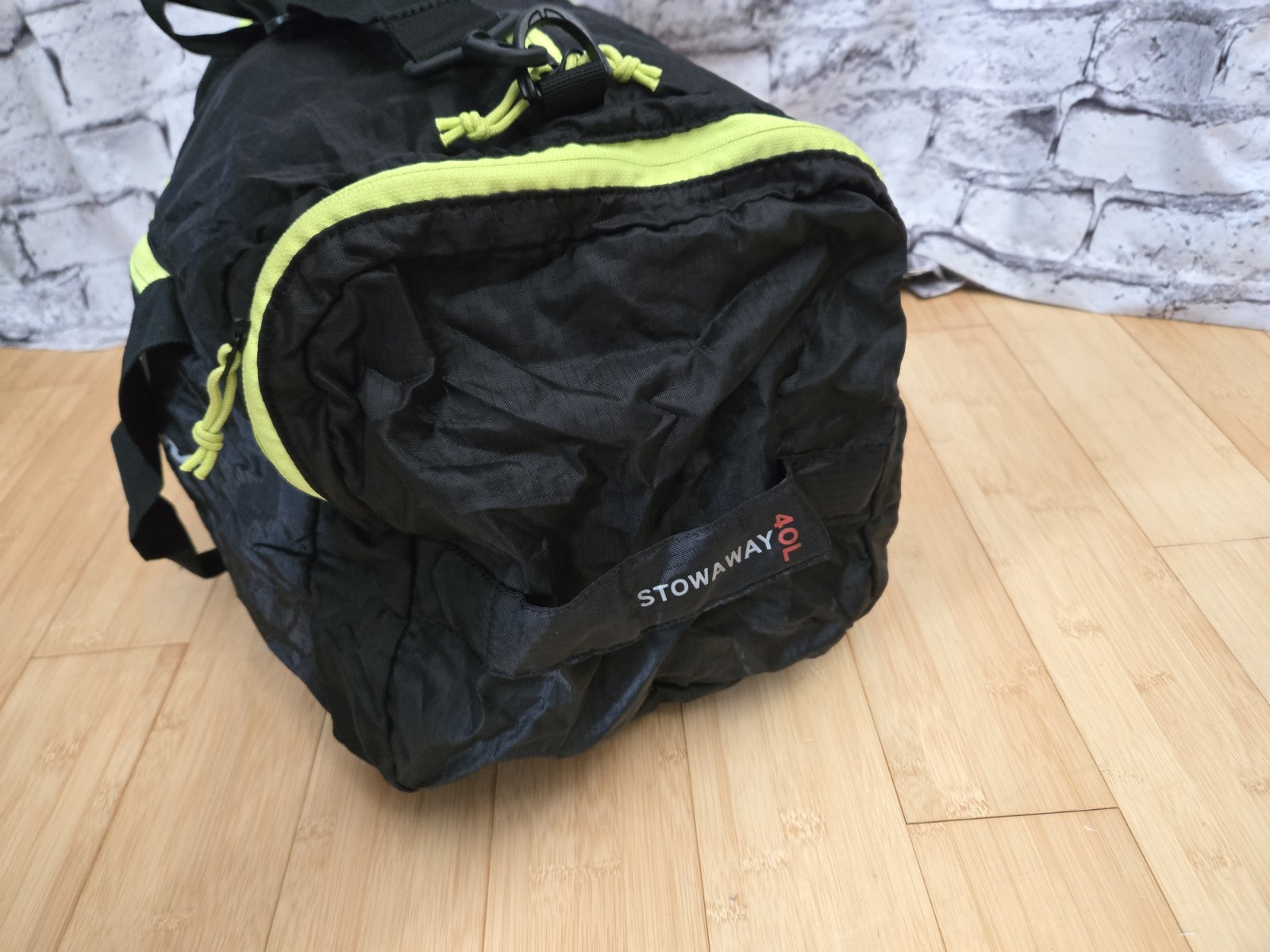 Eddie Bauer RIPPAC STOWAWAY DUFFLE BAG 40L 18×10 Black/Neon Trim Luggage Clean