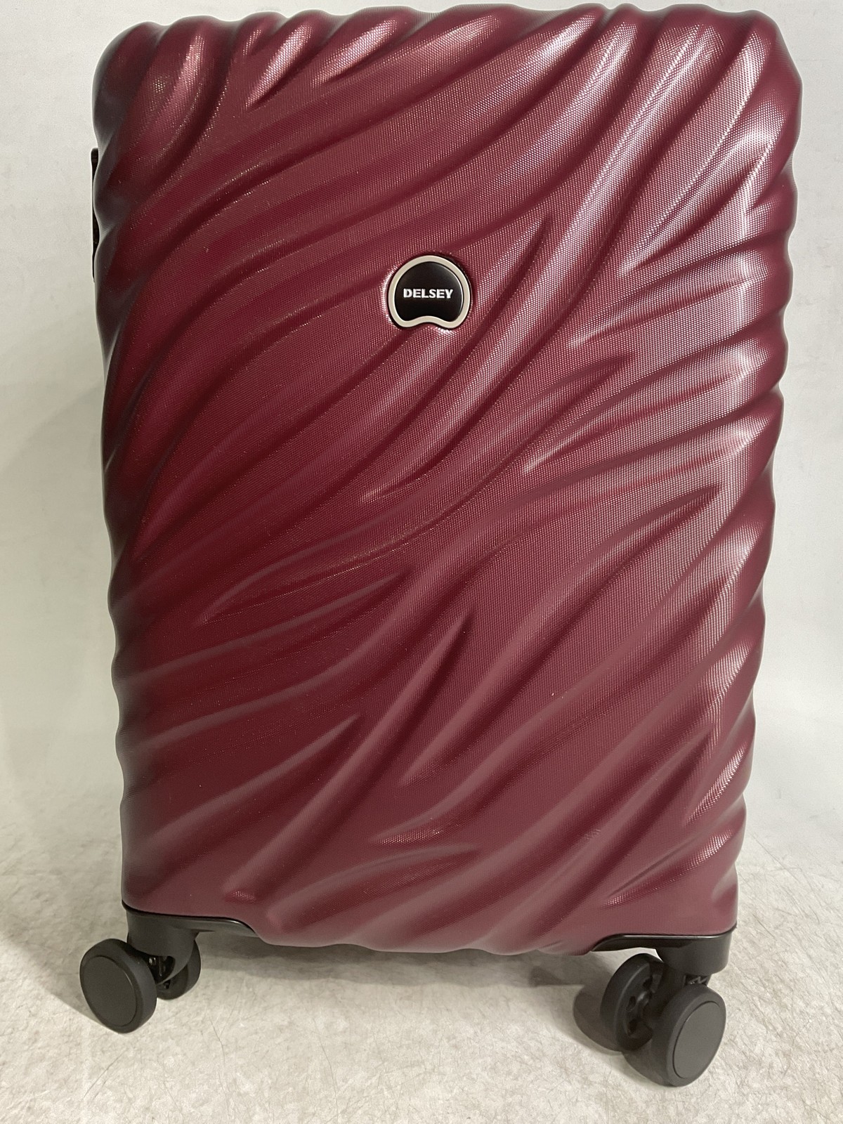 Delsey Alexis Lightweight Luggage, 4-Wheel Spinners Hardshell Suitcase, 21 In U8